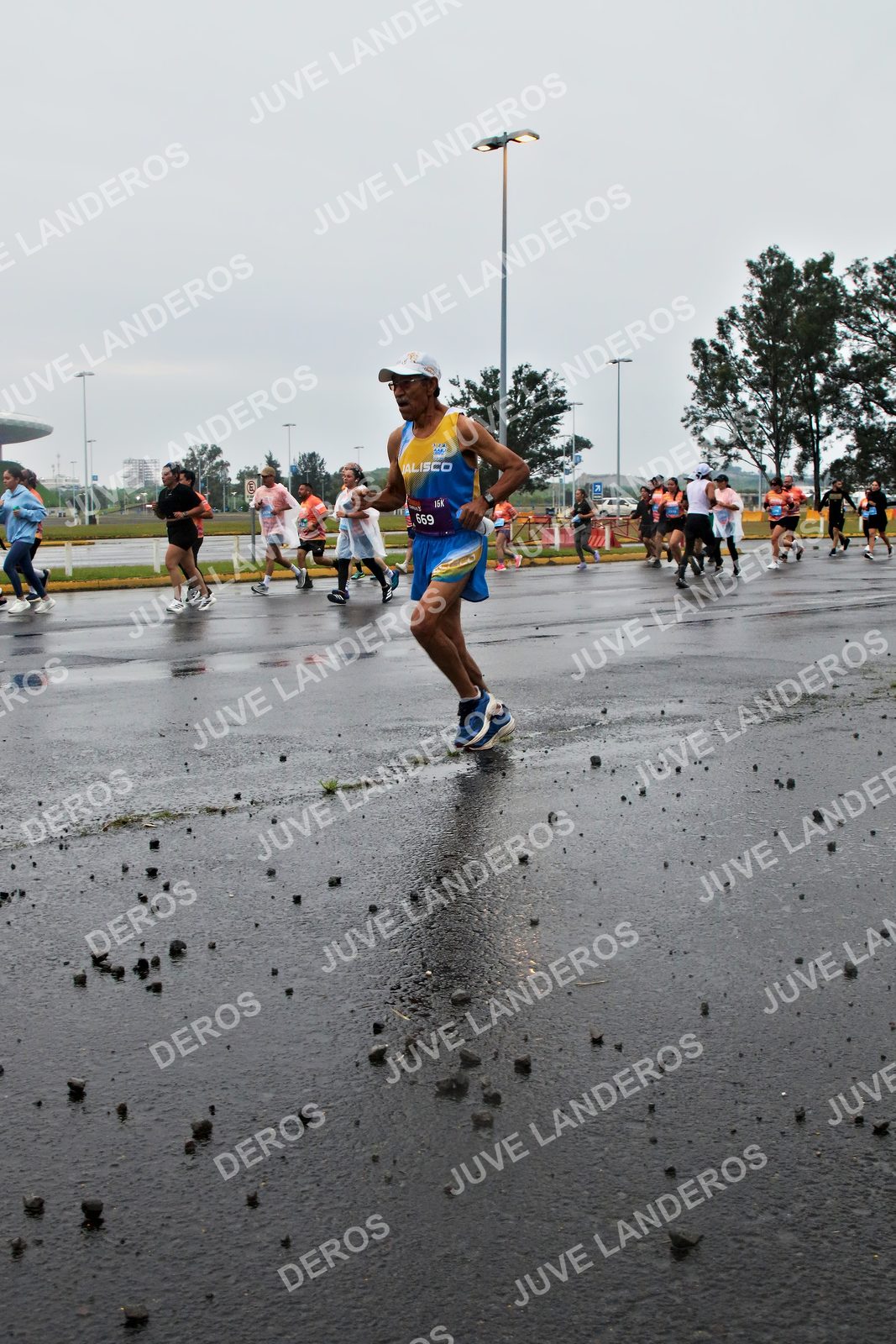 Foto de la CARRERA OMNILIFE GUADALAJARA en Estadio Akron, Zapopan a las 07:25 · dorsal 669