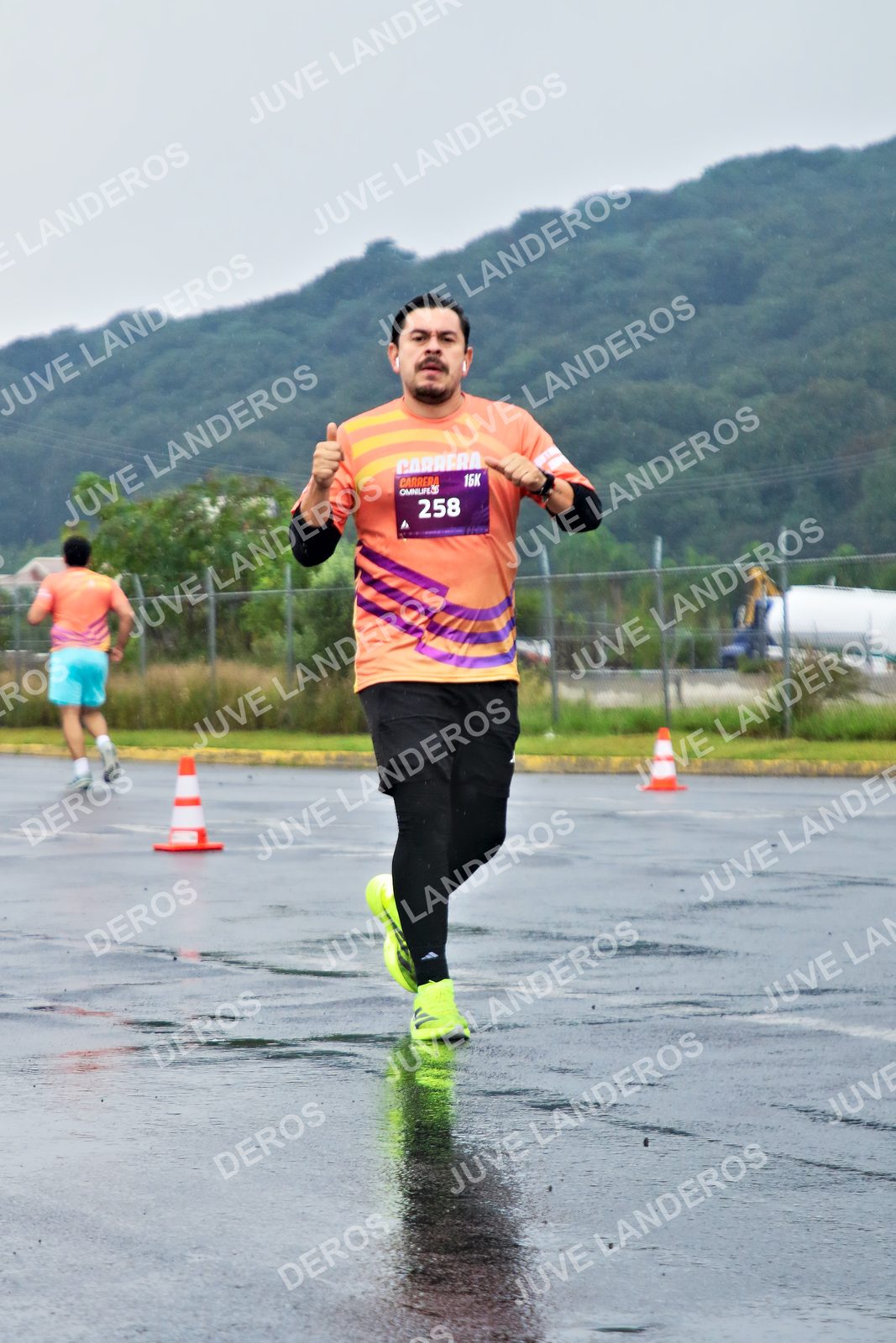 Foto de la CARRERA OMNILIFE GUADALAJARA en Estadio Akron, Zapopan a las 08:11 · dorsal 258