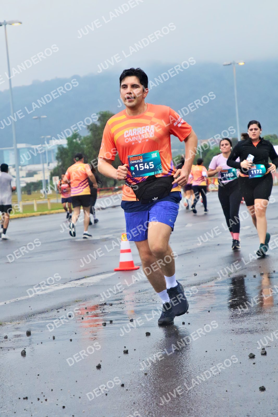 Foto de la CARRERA OMNILIFE GUADALAJARA en Estadio Akron, Zapopan a las 07:49 · dorsal 1545, 1650, 1172