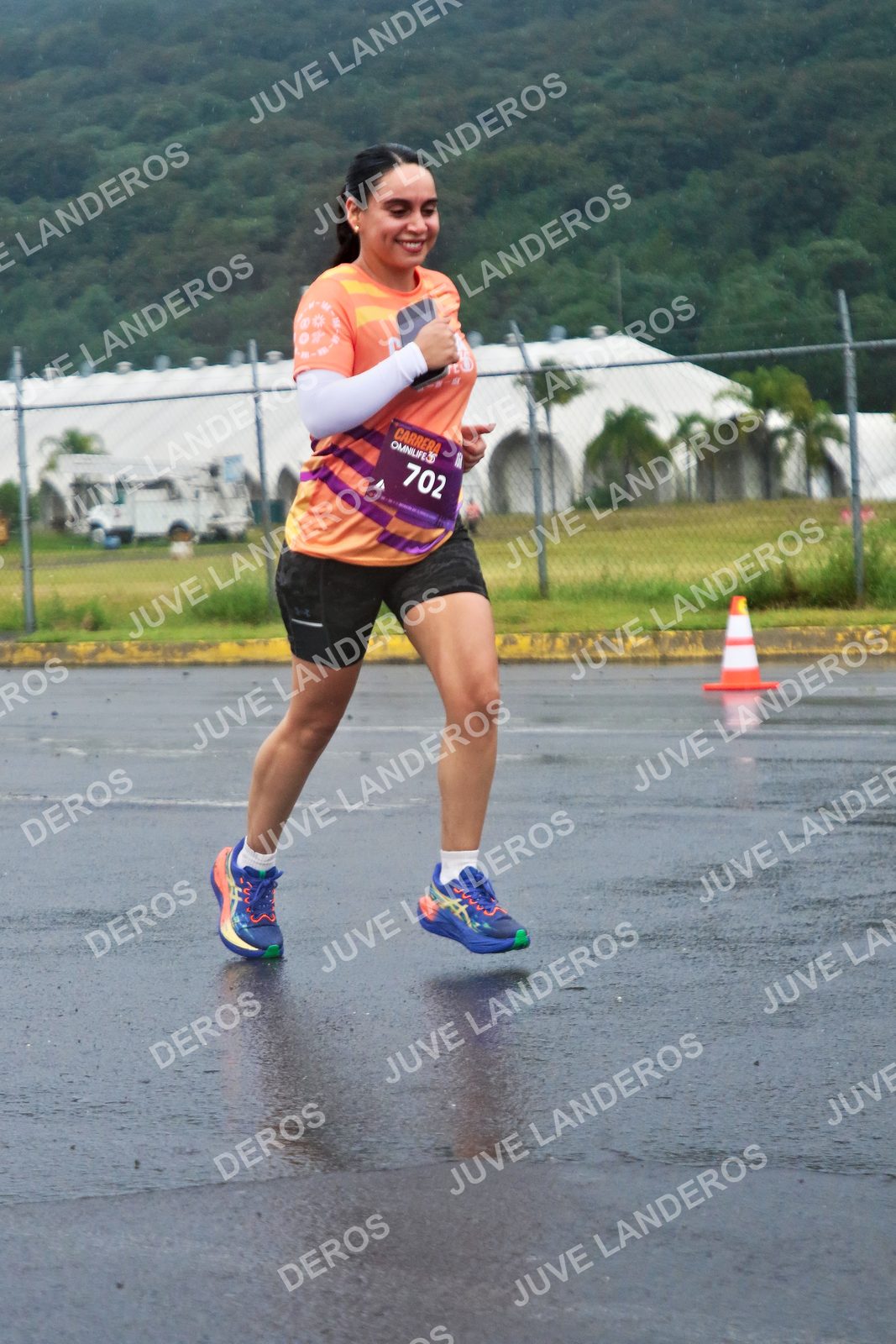 Foto de la CARRERA OMNILIFE GUADALAJARA en Estadio Akron, Zapopan a las 07:57 · dorsal 702