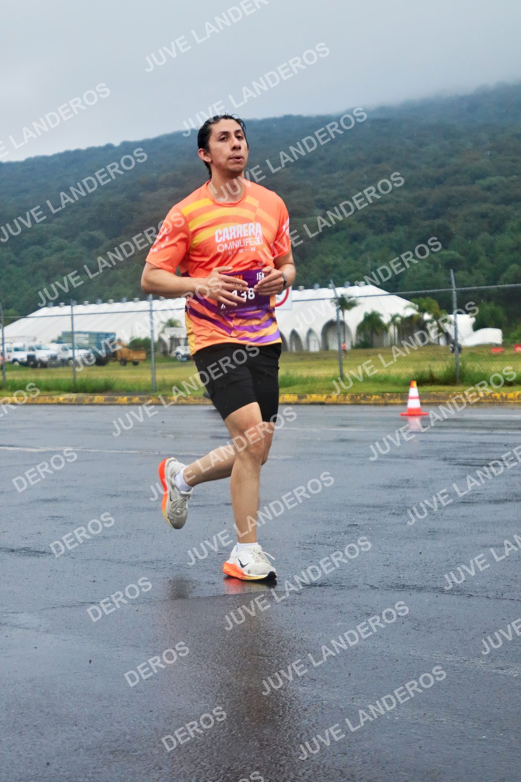 Foto de la CARRERA OMNILIFE GUADALAJARA en Estadio Akron, Zapopan a las 07:55 · dorsal 38