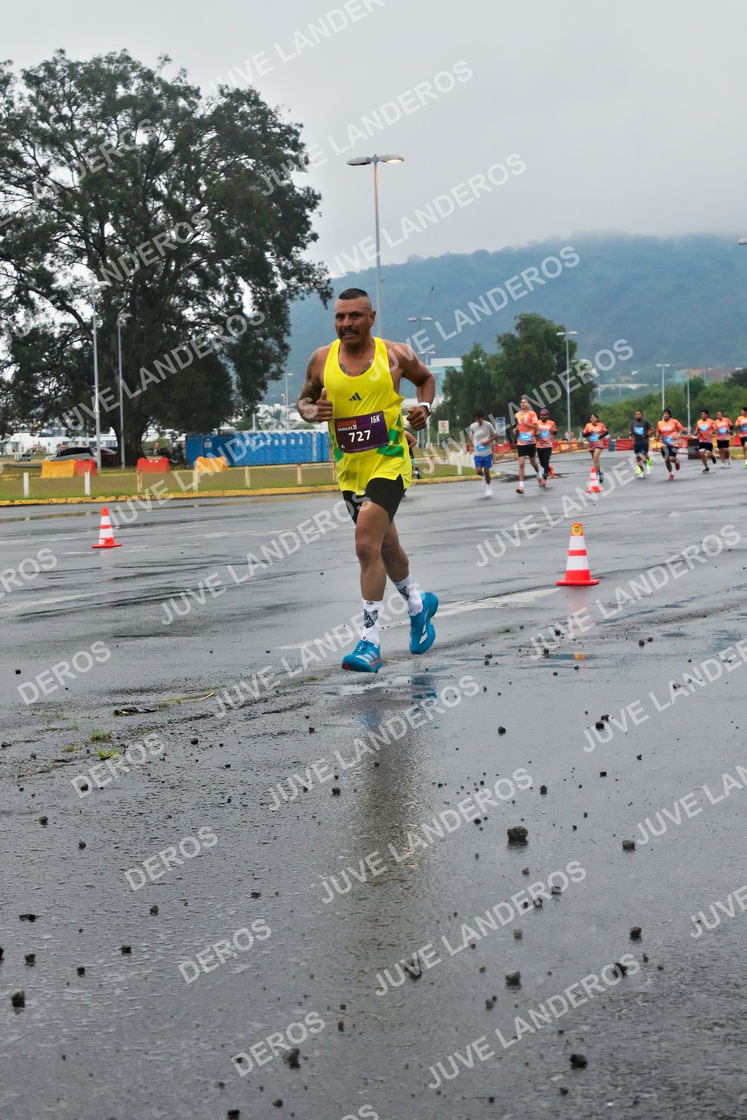 Foto de la CARRERA OMNILIFE GUADALAJARA en Estadio Akron, Zapopan a las 07:20 · dorsal 727