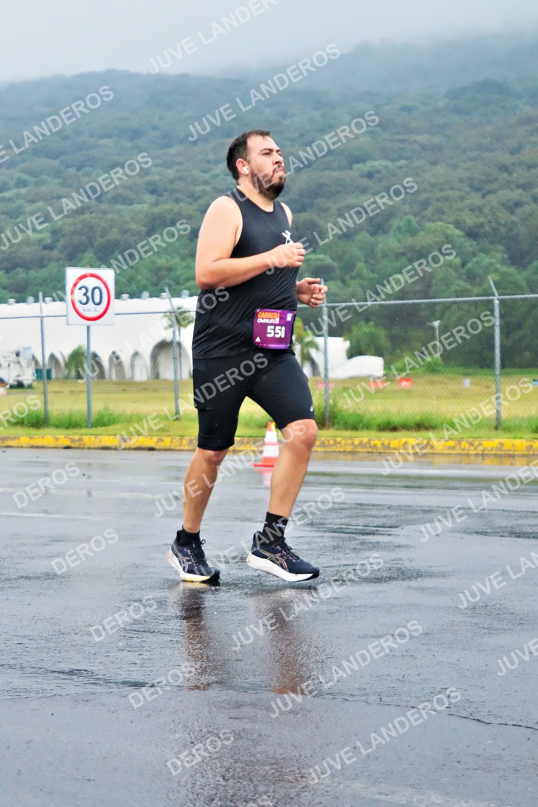 Foto de la CARRERA OMNILIFE GUADALAJARA en Estadio Akron, Zapopan a las 08:10 · dorsal 30, 558