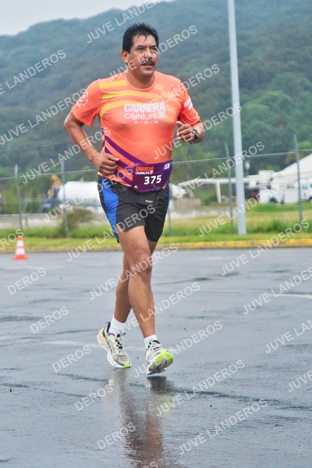 Foto de la CARRERA OMNILIFE GUADALAJARA en Estadio Akron, Zapopan a las 07:59 · dorsal 375