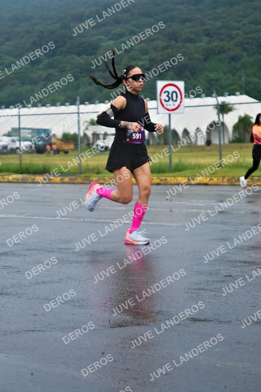 Foto de la CARRERA OMNILIFE GUADALAJARA en Estadio Akron, Zapopan a las 07:58 · dorsal 30, 591
