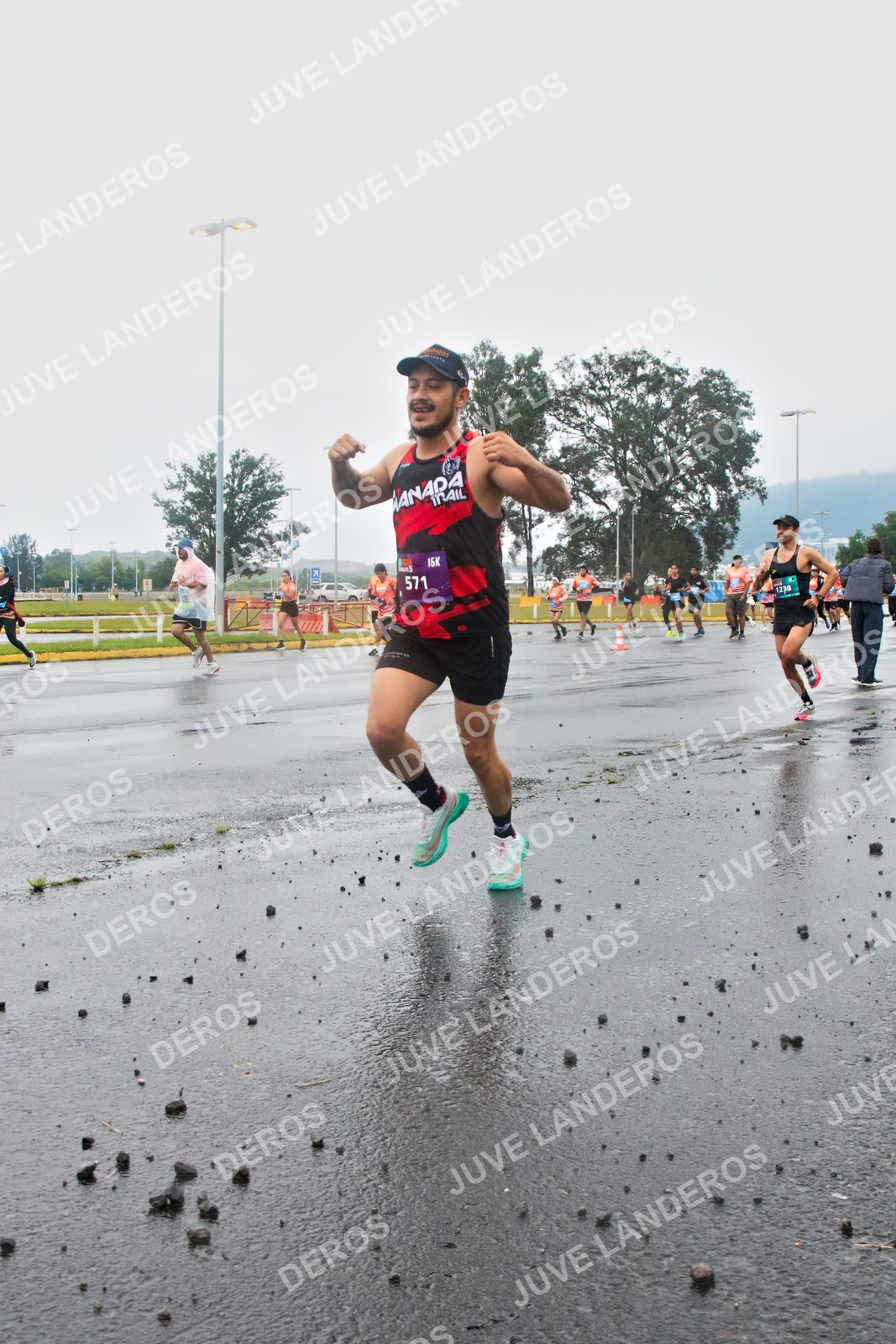 Foto de la CARRERA OMNILIFE GUADALAJARA en Estadio Akron, Zapopan a las 07:23 · dorsal 571, 1230