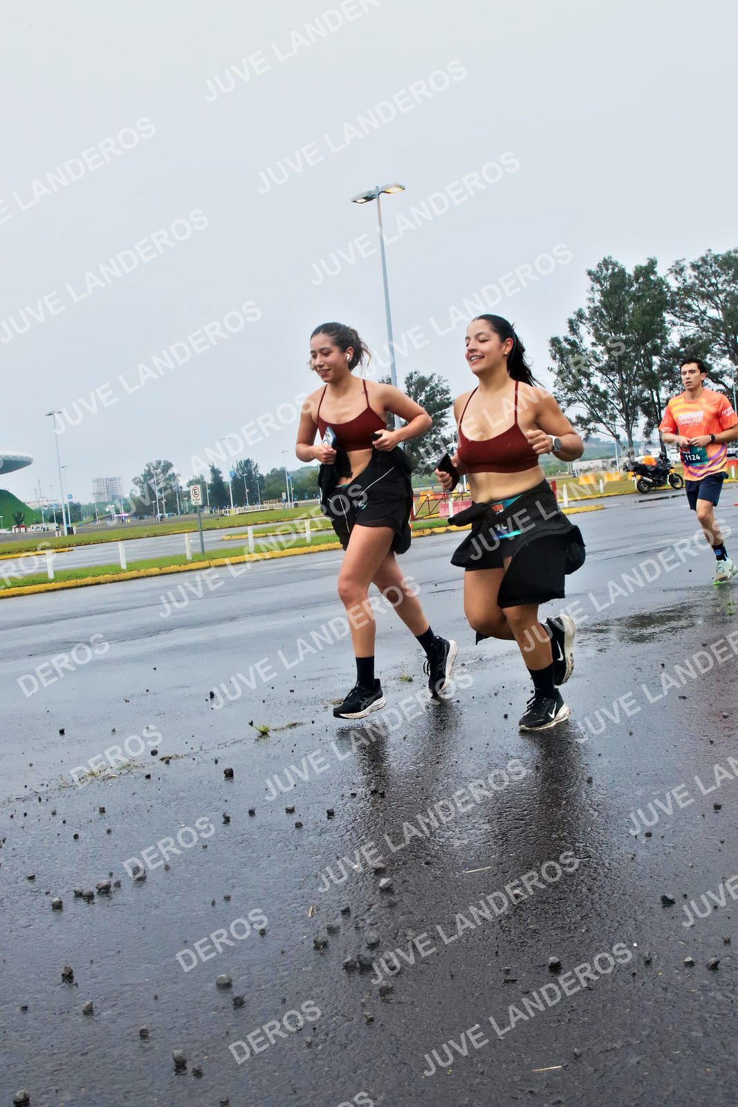 Foto de la CARRERA OMNILIFE GUADALAJARA en Estadio Akron, Zapopan a las 07:44 · dorsal 1124
