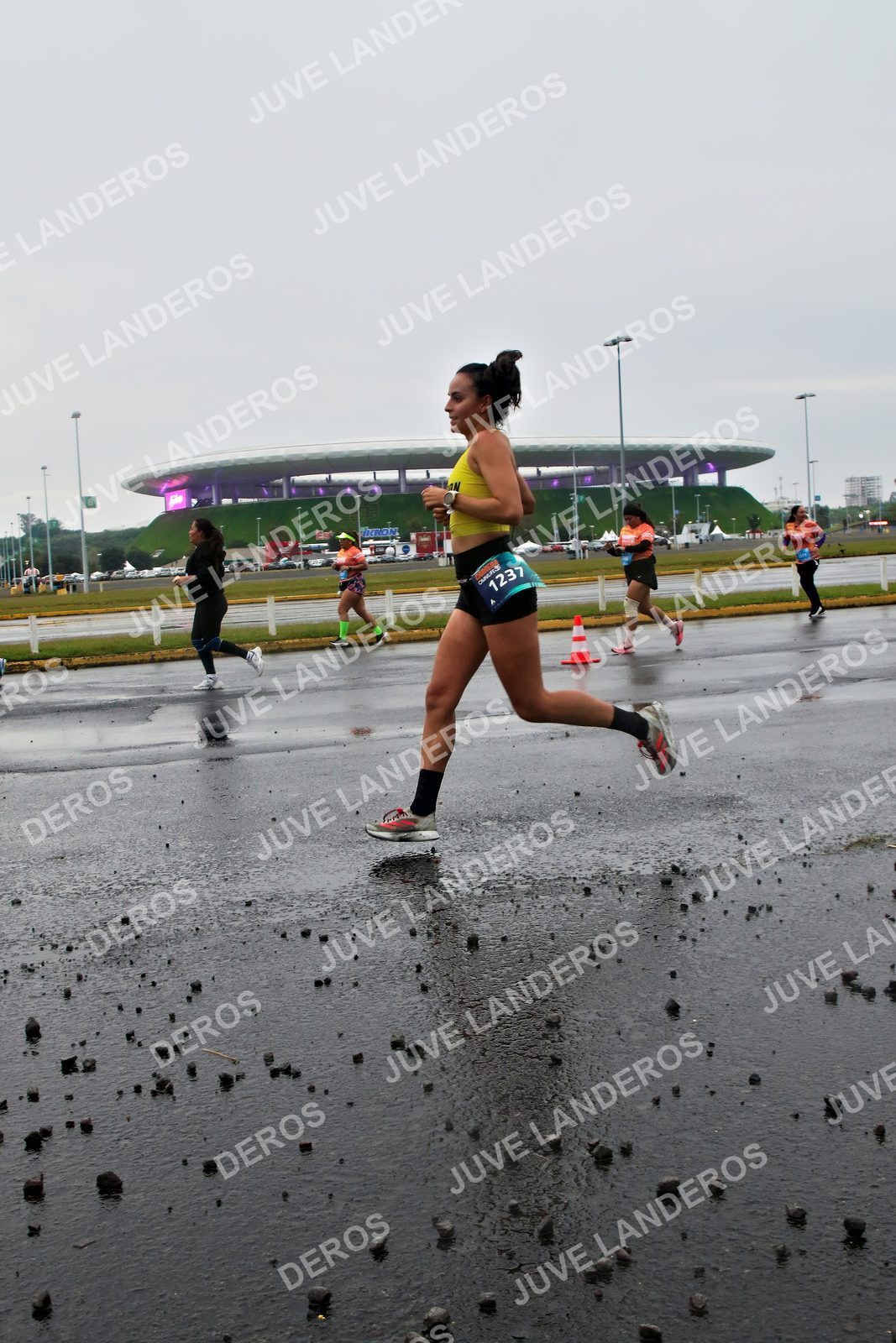 Foto de la CARRERA OMNILIFE GUADALAJARA en Estadio Akron, Zapopan a las 07:26 · dorsal 1237