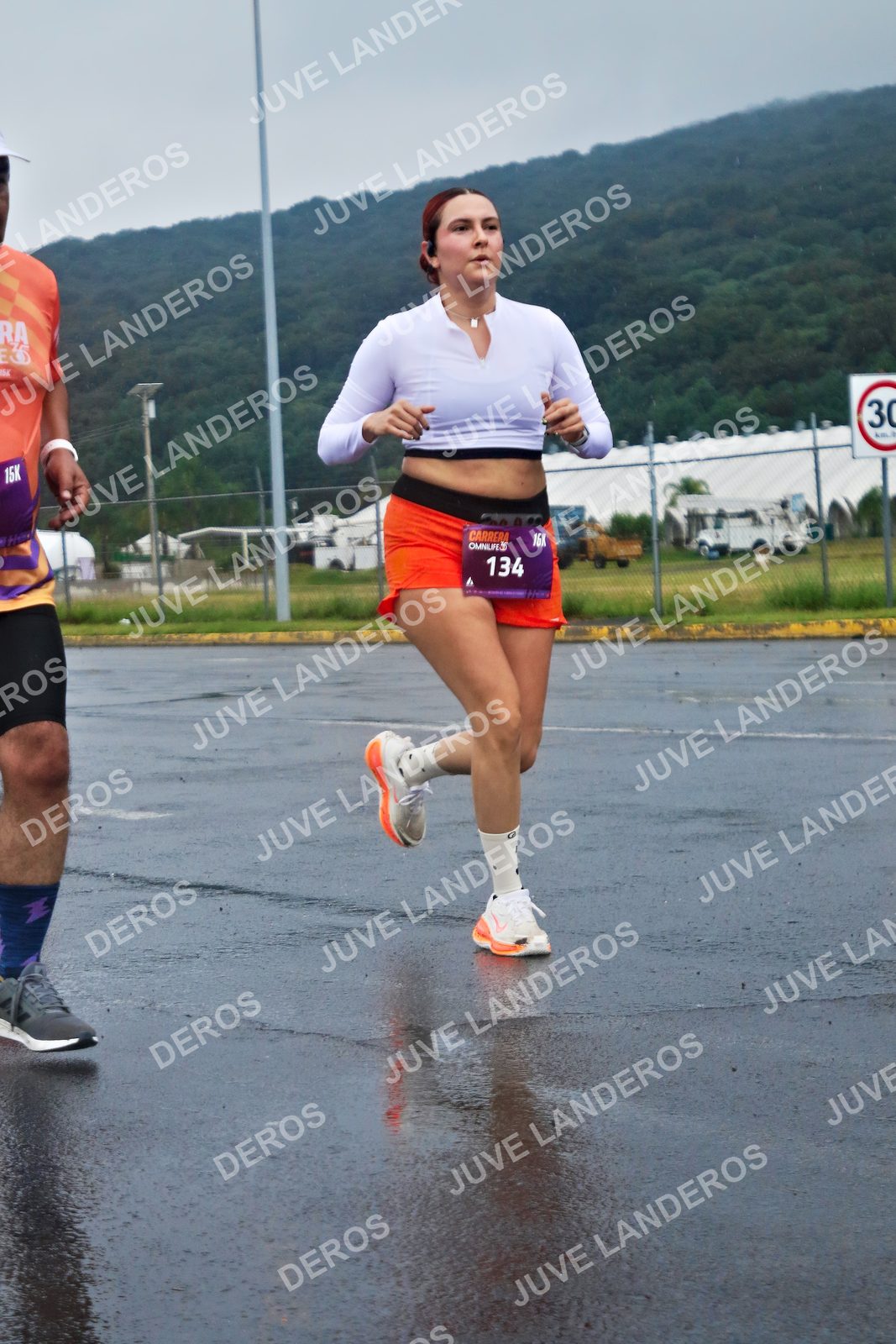 Foto de la CARRERA OMNILIFE GUADALAJARA en Estadio Akron, Zapopan a las 07:56 · dorsal 134, 30