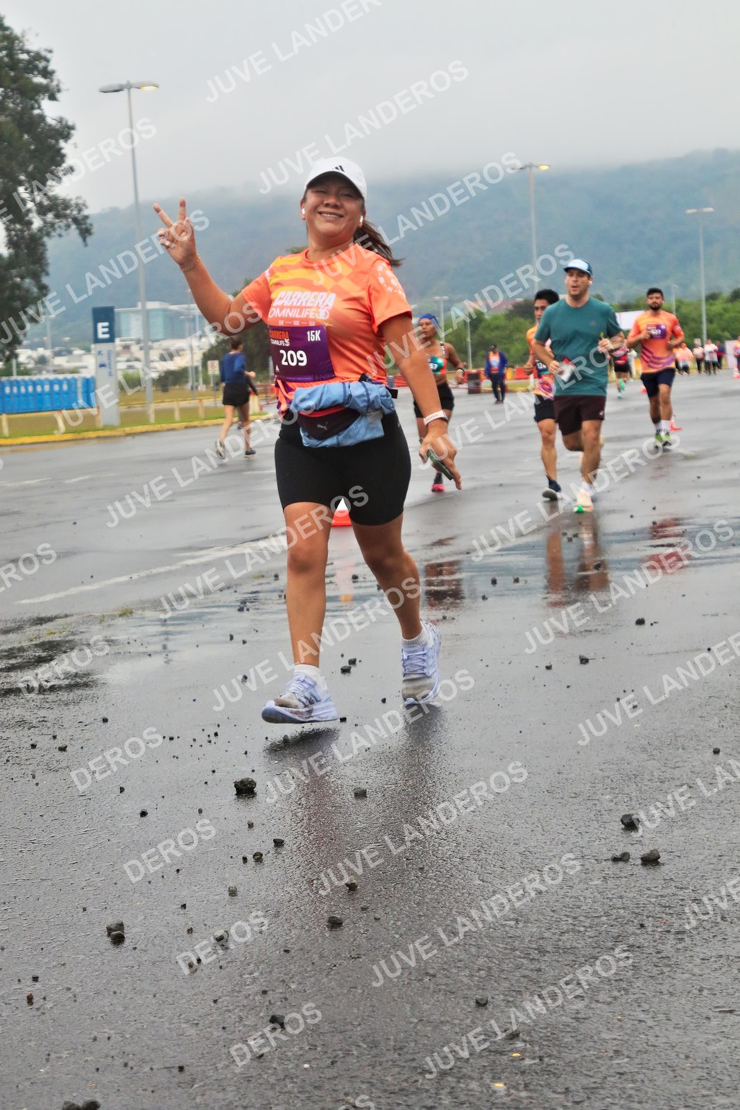 Foto de la CARRERA OMNILIFE GUADALAJARA en Estadio Akron, Zapopan a las 07:32 · dorsal 209