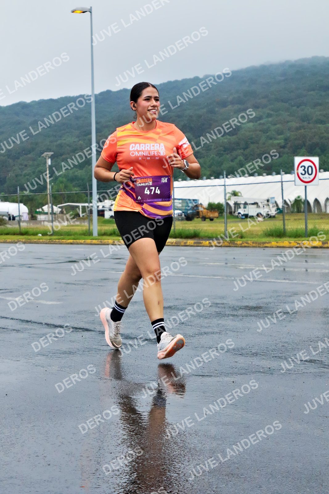 Foto de la CARRERA OMNILIFE GUADALAJARA en Estadio Akron, Zapopan a las 08:09 · dorsal 30, 474