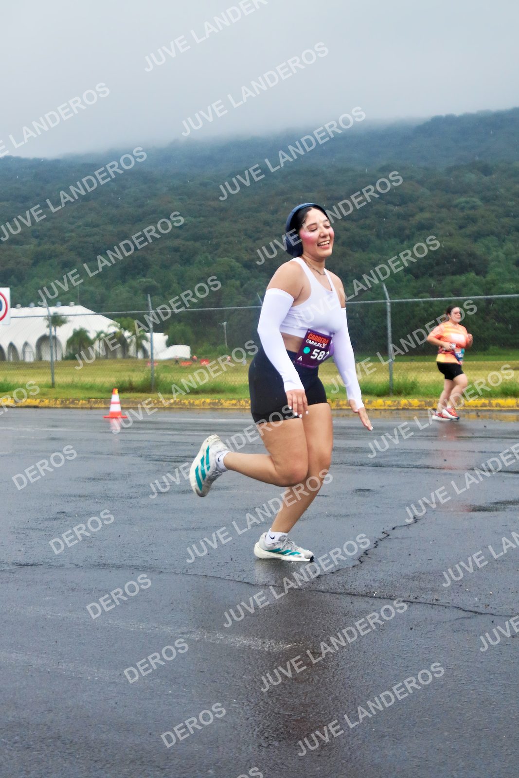 Foto de la CARRERA OMNILIFE GUADALAJARA en Estadio Akron, Zapopan a las 07:56 · dorsal 587