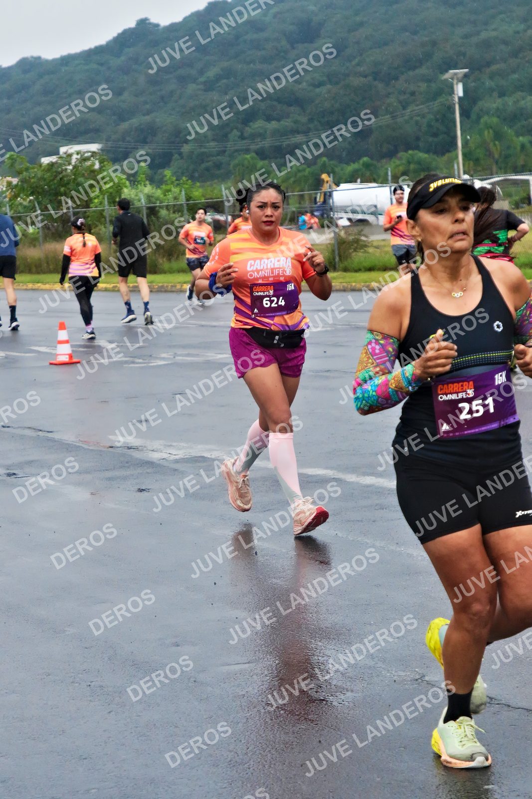 Foto de la CARRERA OMNILIFE GUADALAJARA en Estadio Akron, Zapopan a las 07:51 · dorsal 624, 251