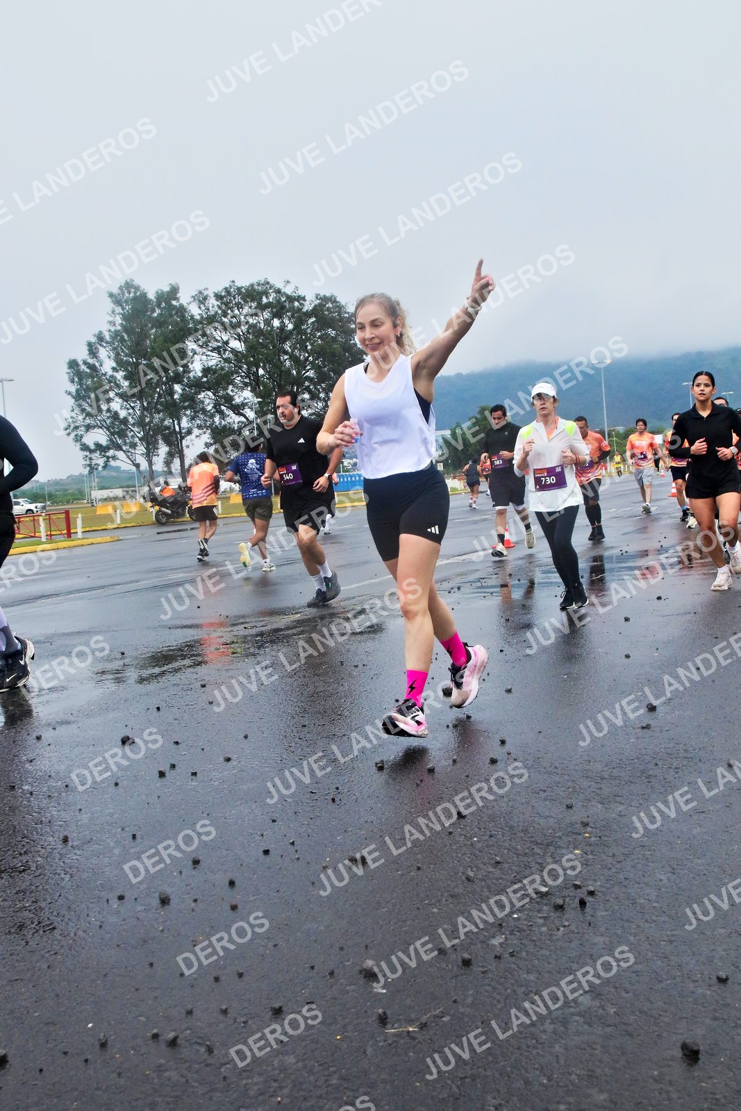 Foto de la CARRERA OMNILIFE GUADALAJARA en Estadio Akron, Zapopan a las 07:38 · dorsal 730, 540
