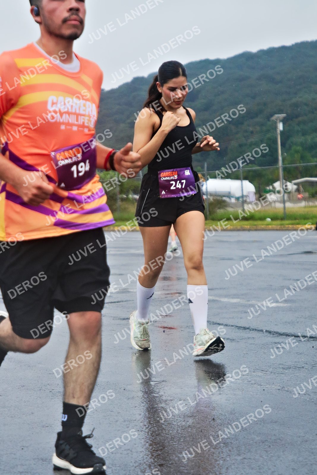 Foto de la CARRERA OMNILIFE GUADALAJARA en Estadio Akron, Zapopan a las 07:56 · dorsal 247, 194