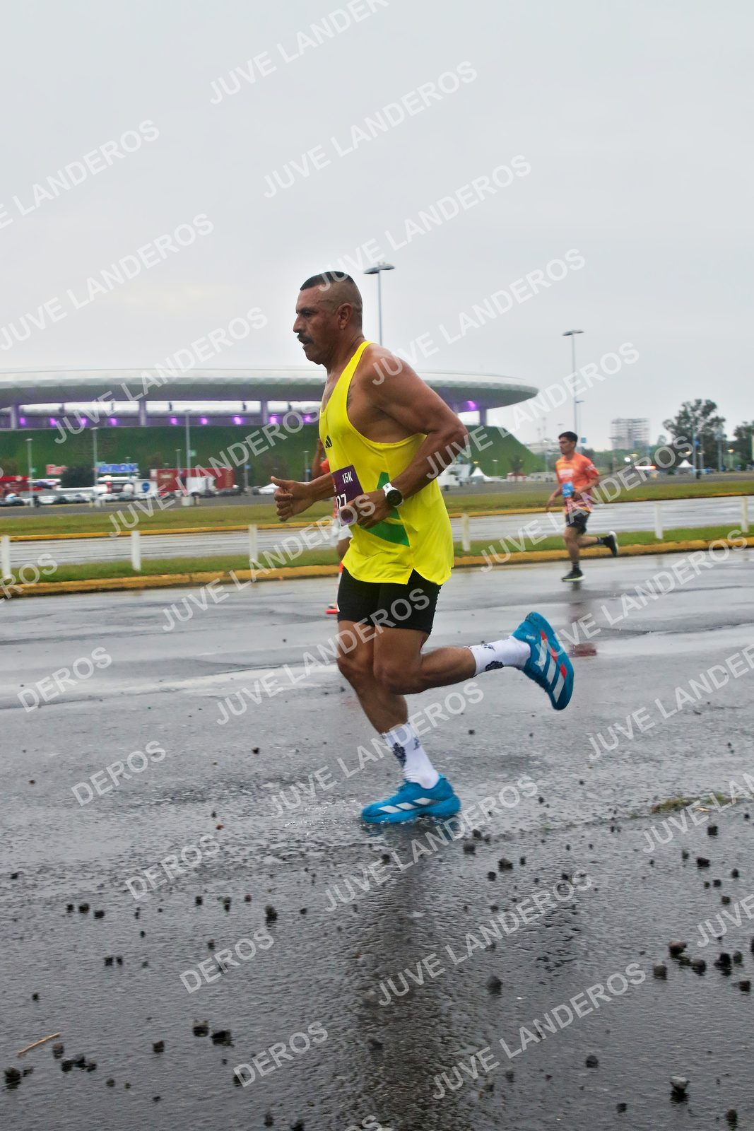 Foto de la CARRERA OMNILIFE GUADALAJARA en Estadio Akron, Zapopan a las 07:20 · dorsal 27