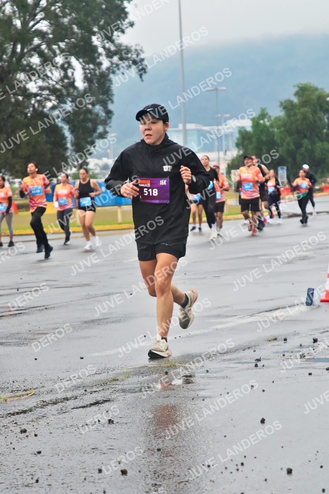 Foto de la CARRERA OMNILIFE GUADALAJARA en Estadio Akron, Zapopan a las 07:24 · dorsal 518