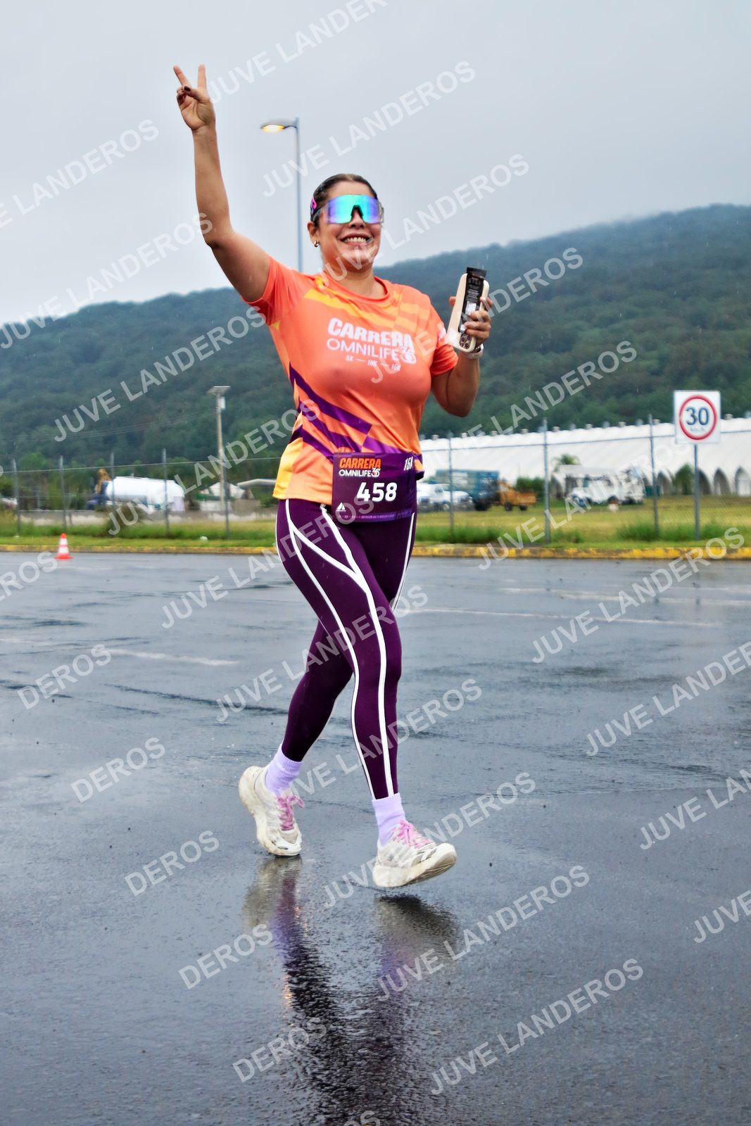 Foto de la CARRERA OMNILIFE GUADALAJARA en Estadio Akron, Zapopan a las 08:11 · dorsal 458, 30