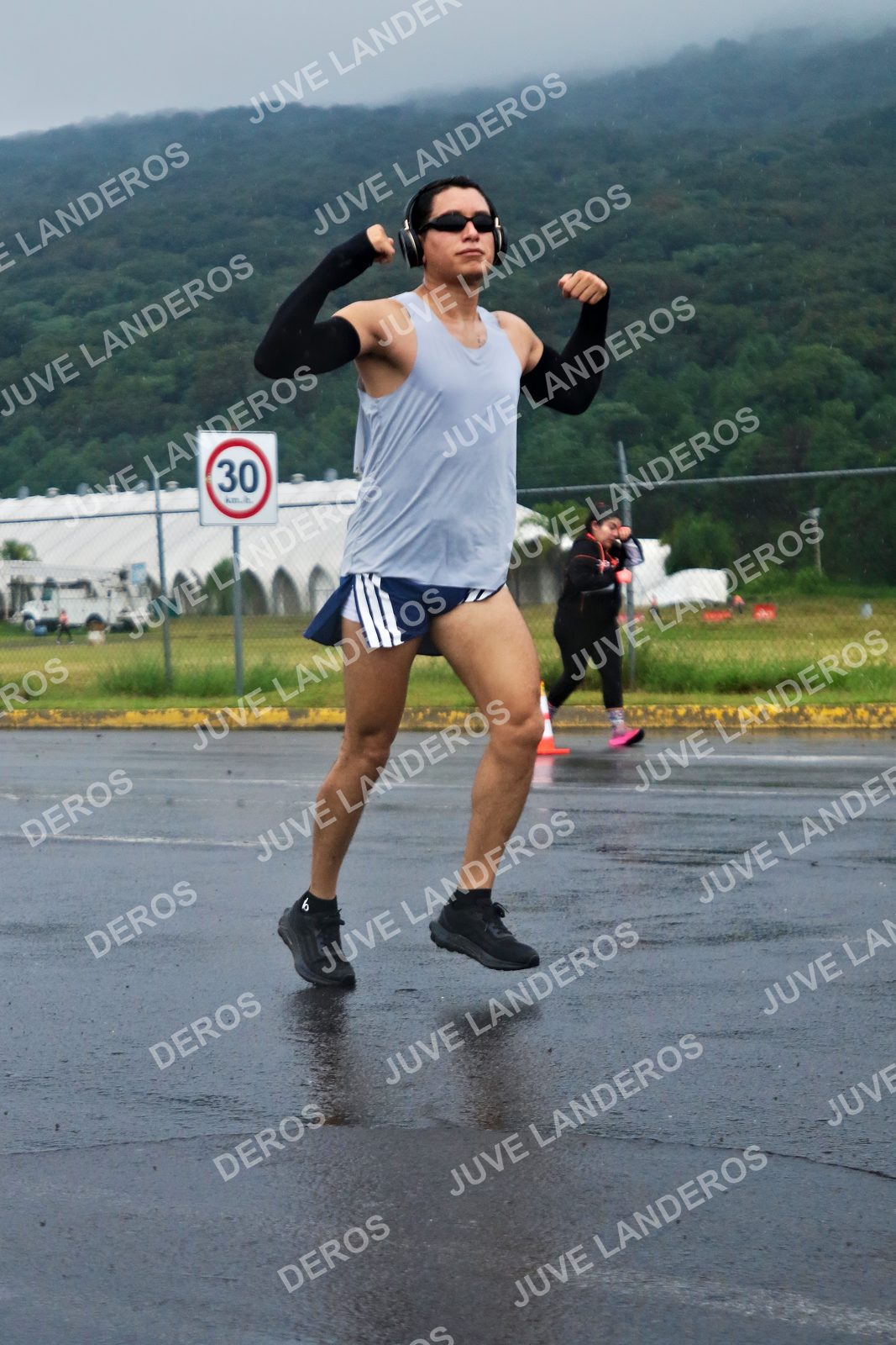Foto de la CARRERA OMNILIFE GUADALAJARA en Estadio Akron, Zapopan a las 07:56 · dorsal 30
