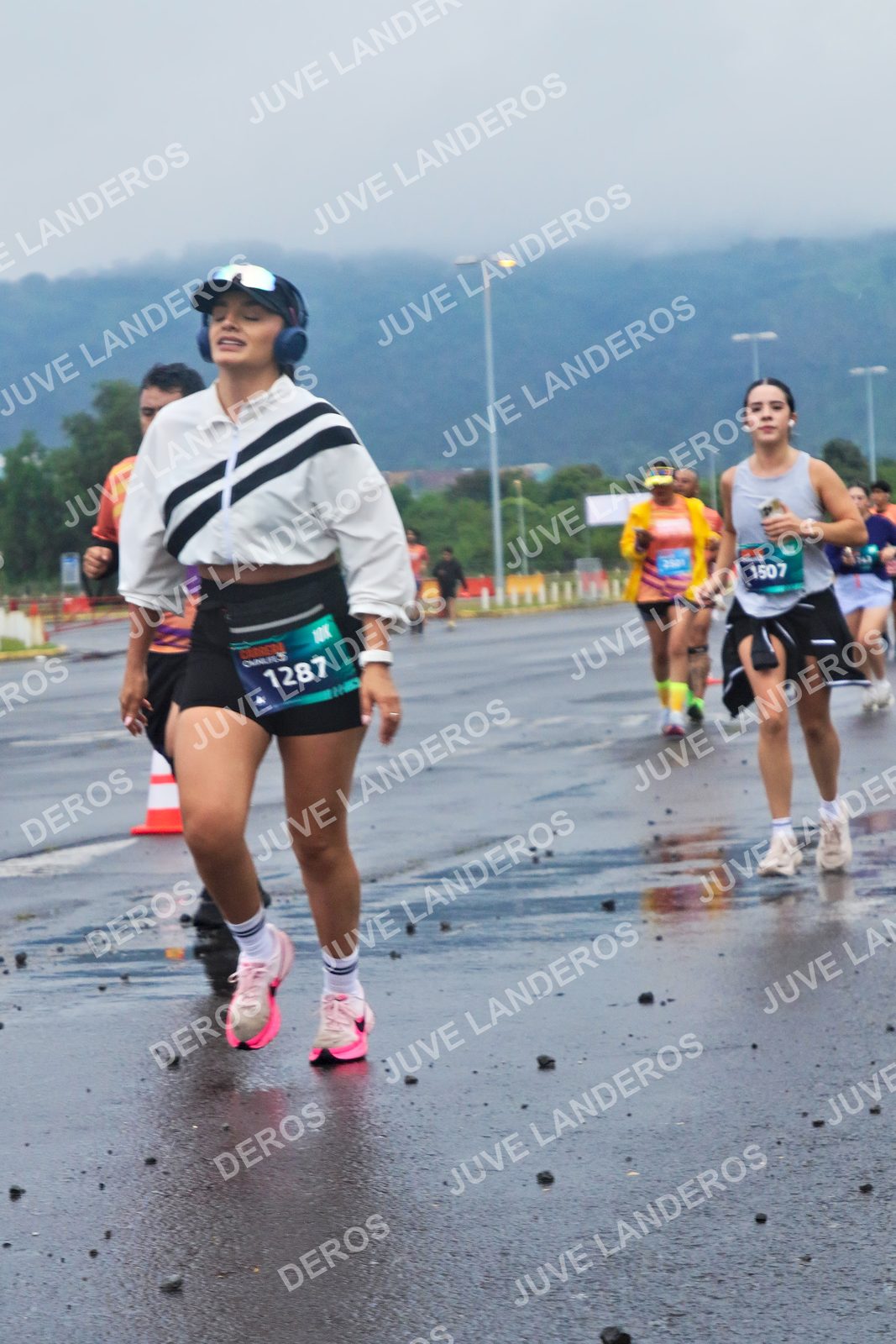 Foto de la CARRERA OMNILIFE GUADALAJARA en Estadio Akron, Zapopan a las 07:38 · dorsal 1287, 1507