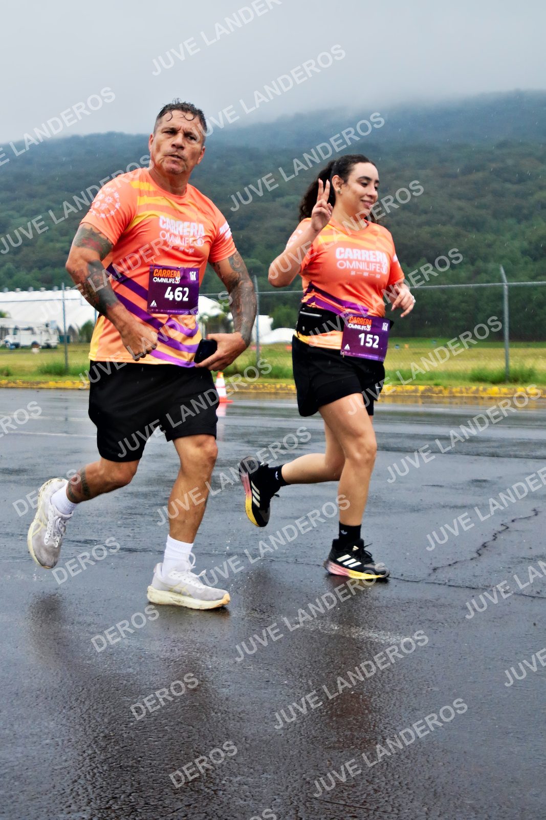 Foto de la CARRERA OMNILIFE GUADALAJARA en Estadio Akron, Zapopan a las 08:11 · dorsal 152, 462
