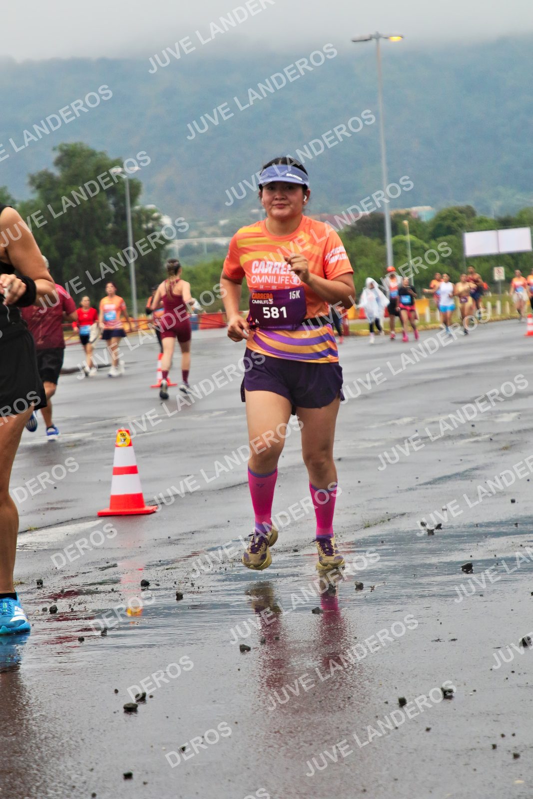 Foto de la CARRERA OMNILIFE GUADALAJARA en Estadio Akron, Zapopan a las 07:31 · dorsal 581
