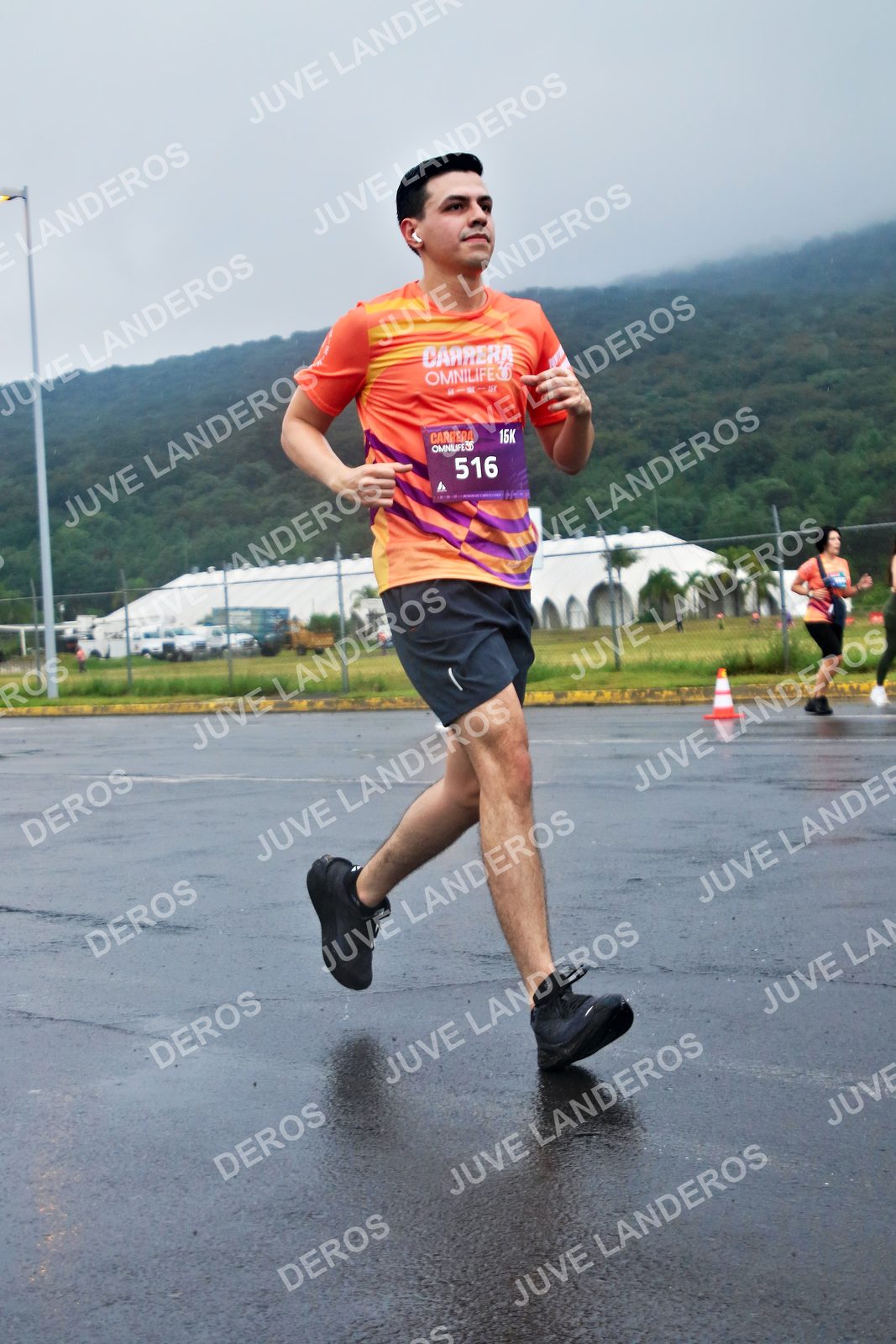 Foto de la CARRERA OMNILIFE GUADALAJARA en Estadio Akron, Zapopan a las 07:53 · dorsal 516