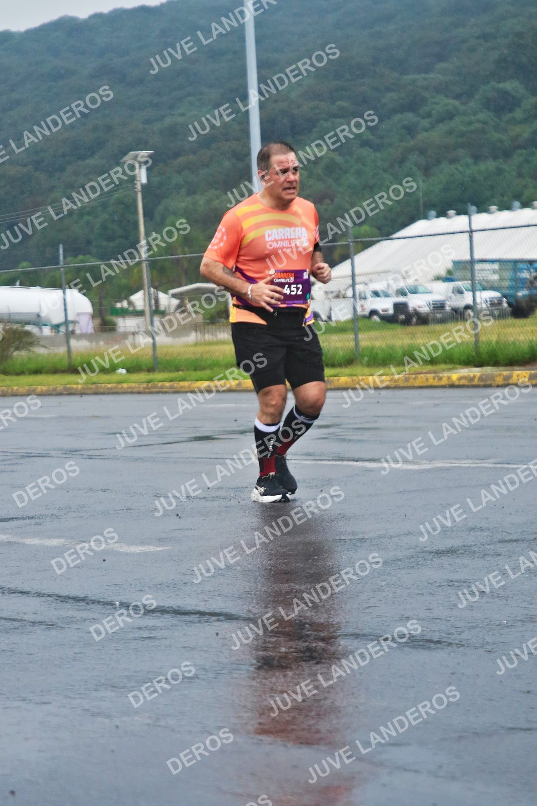 Foto de la CARRERA OMNILIFE GUADALAJARA en Estadio Akron, Zapopan a las 07:59 · dorsal 452