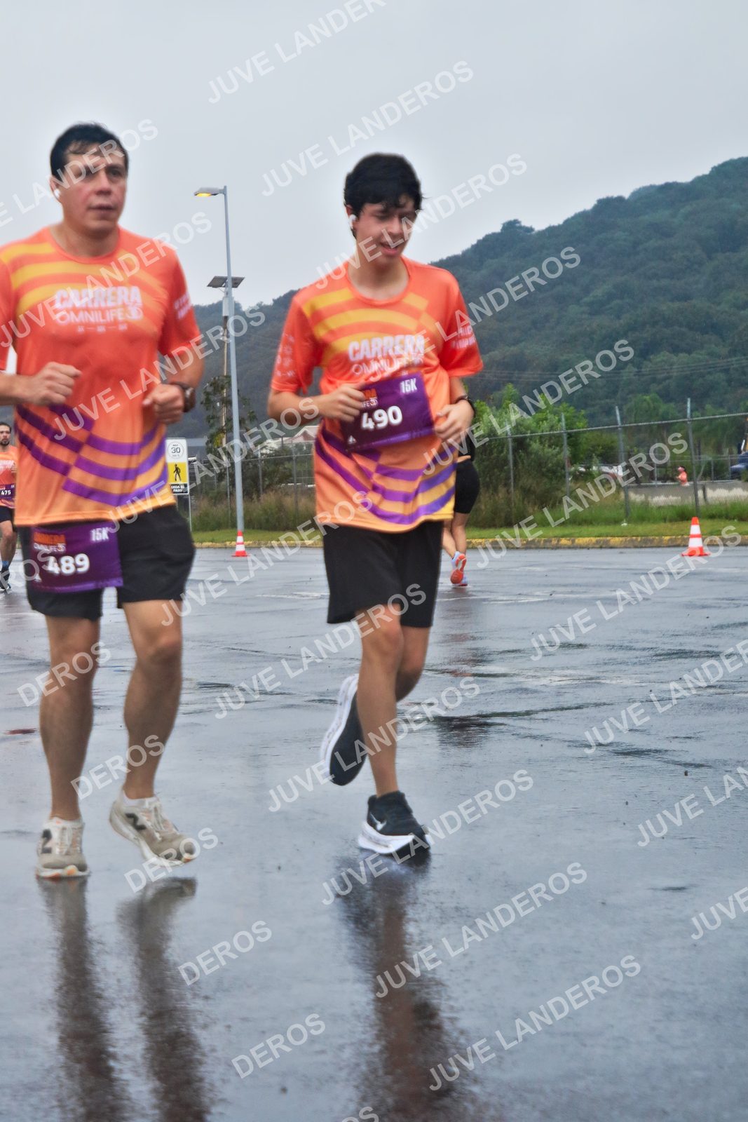 Foto de la CARRERA OMNILIFE GUADALAJARA en Estadio Akron, Zapopan a las 08:00 · dorsal 490, 489, 30