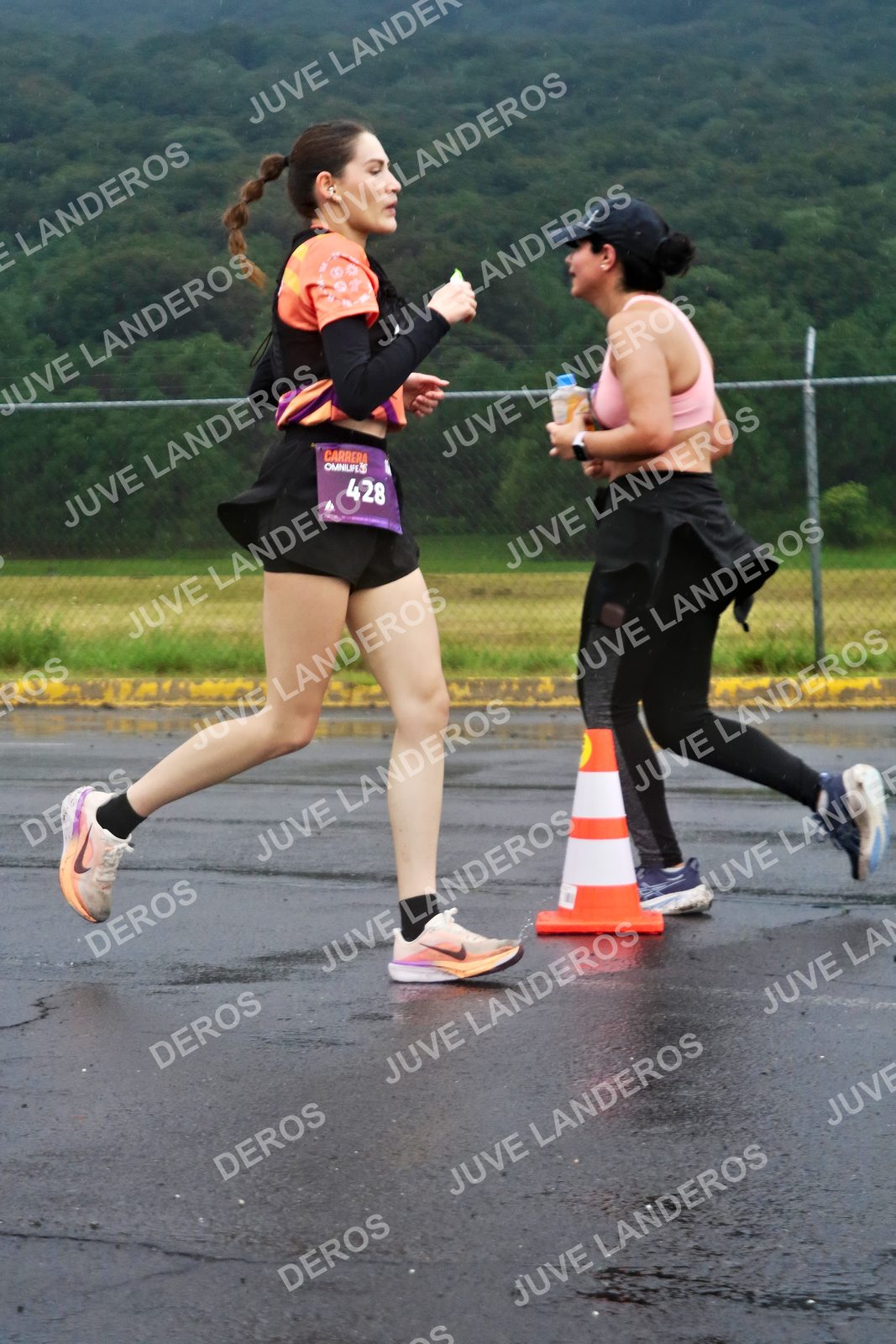 Foto de la CARRERA OMNILIFE GUADALAJARA en Estadio Akron, Zapopan a las 07:57 · dorsal 428