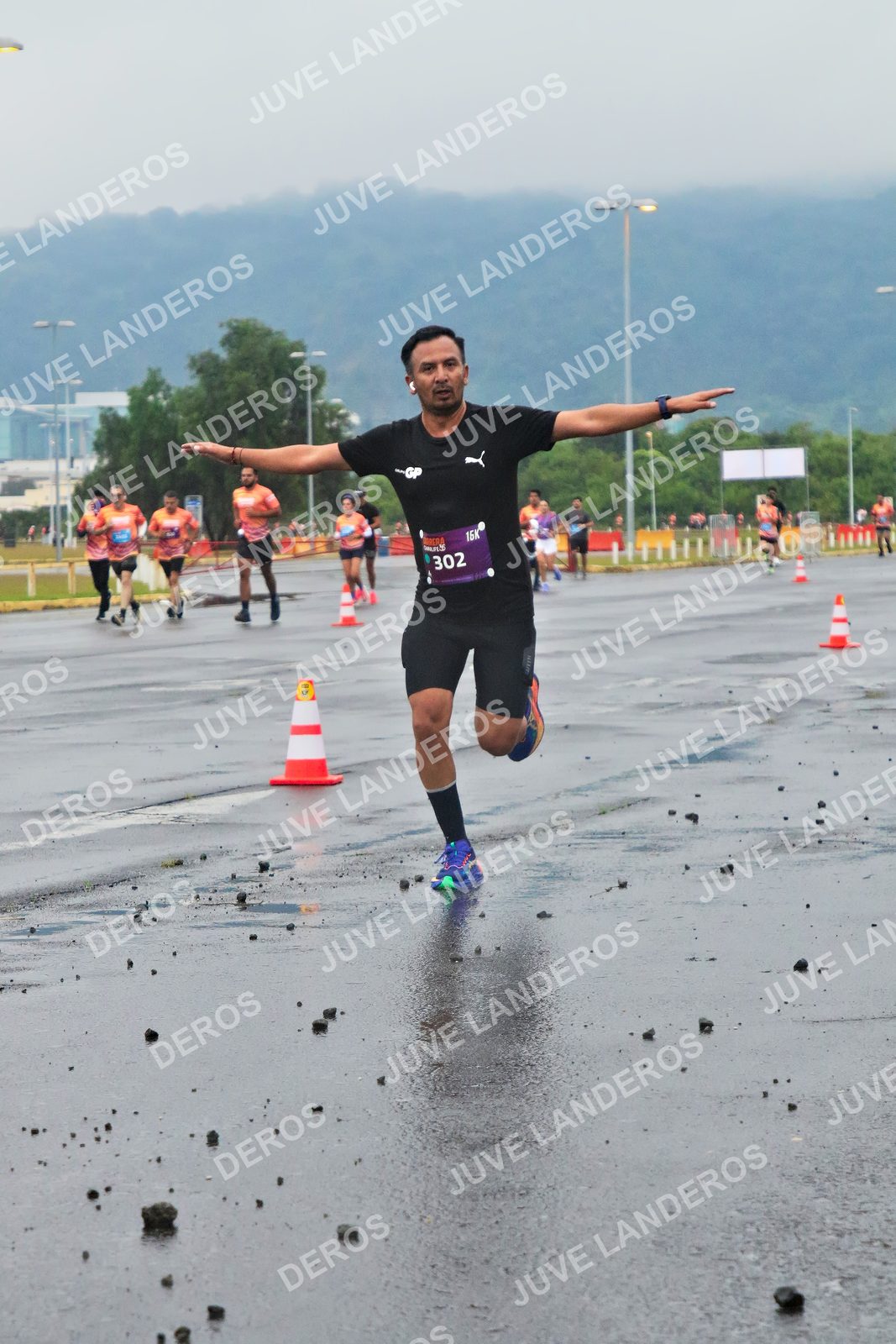 Foto de la CARRERA OMNILIFE GUADALAJARA en Estadio Akron, Zapopan a las 07:21 · dorsal 302