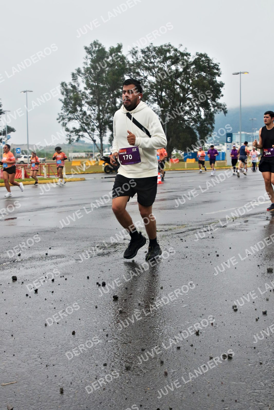 Foto de la CARRERA OMNILIFE GUADALAJARA en Estadio Akron, Zapopan a las 07:26 · dorsal 170, 246