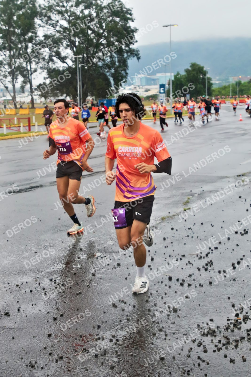 Foto de la CARRERA OMNILIFE GUADALAJARA en Estadio Akron, Zapopan a las 07:23 · dorsal 724, 42
