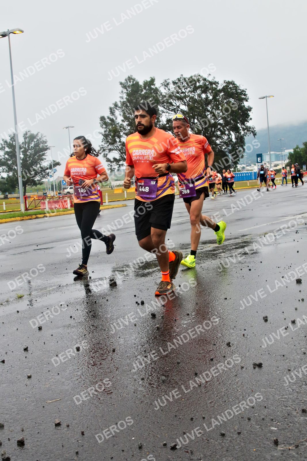 Foto de la CARRERA OMNILIFE GUADALAJARA en Estadio Akron, Zapopan a las 07:30 · dorsal 448, 136, 269