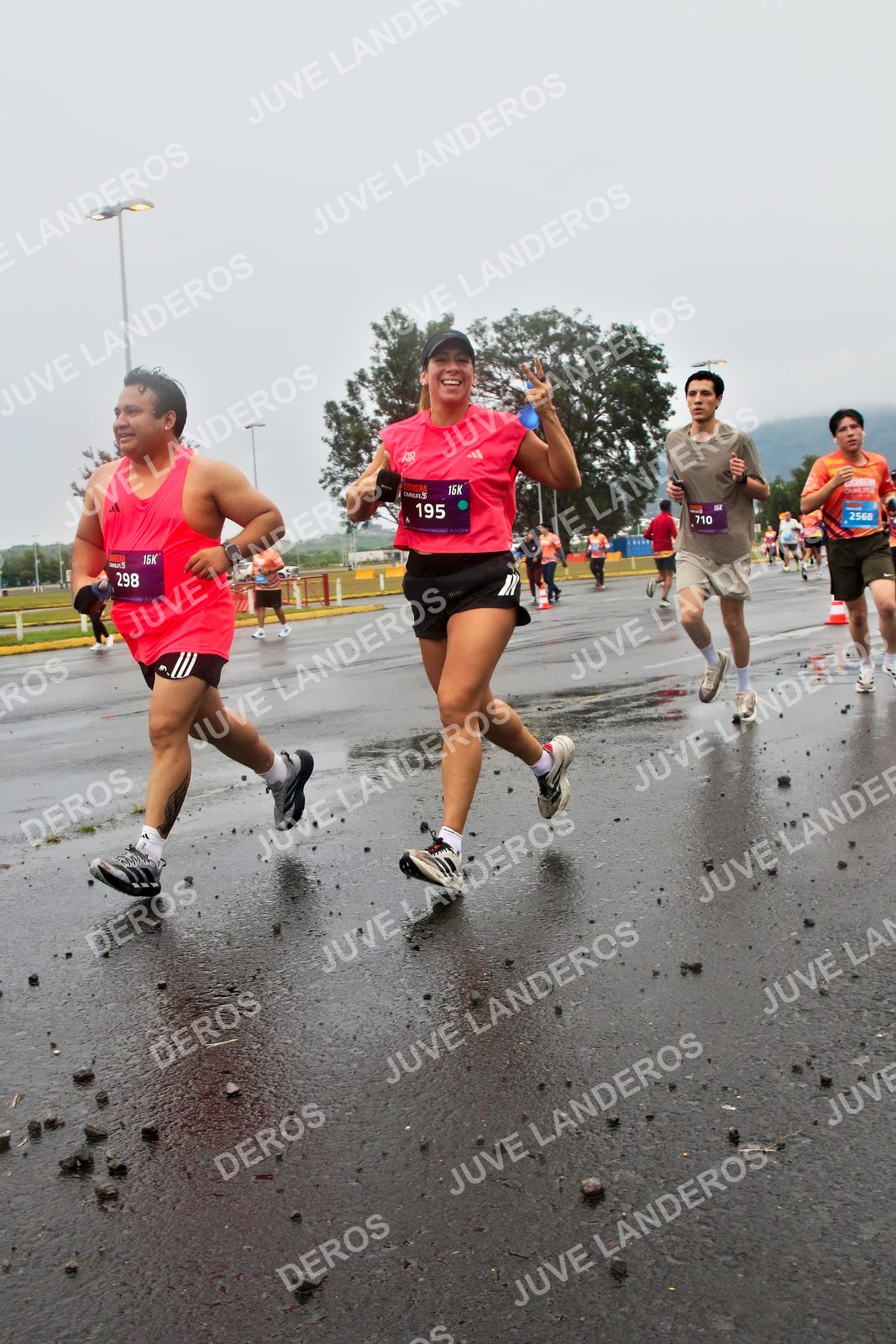 Foto de la CARRERA OMNILIFE GUADALAJARA en Estadio Akron, Zapopan a las 07:32 · dorsal 298, 195, 2568, 710