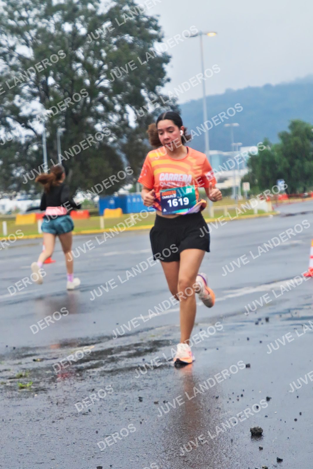 Foto de la CARRERA OMNILIFE GUADALAJARA en Estadio Akron, Zapopan a las 07:37 · dorsal 1619