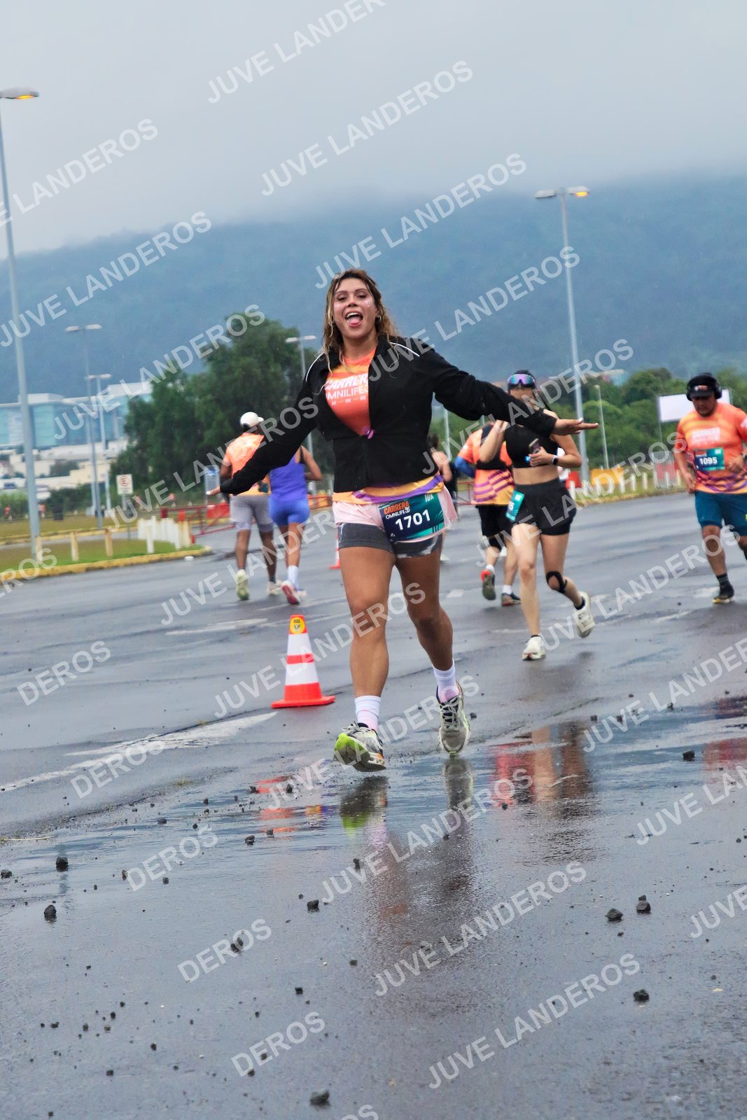 Foto de la CARRERA OMNILIFE GUADALAJARA en Estadio Akron, Zapopan a las 07:45 · dorsal 1701, 1095