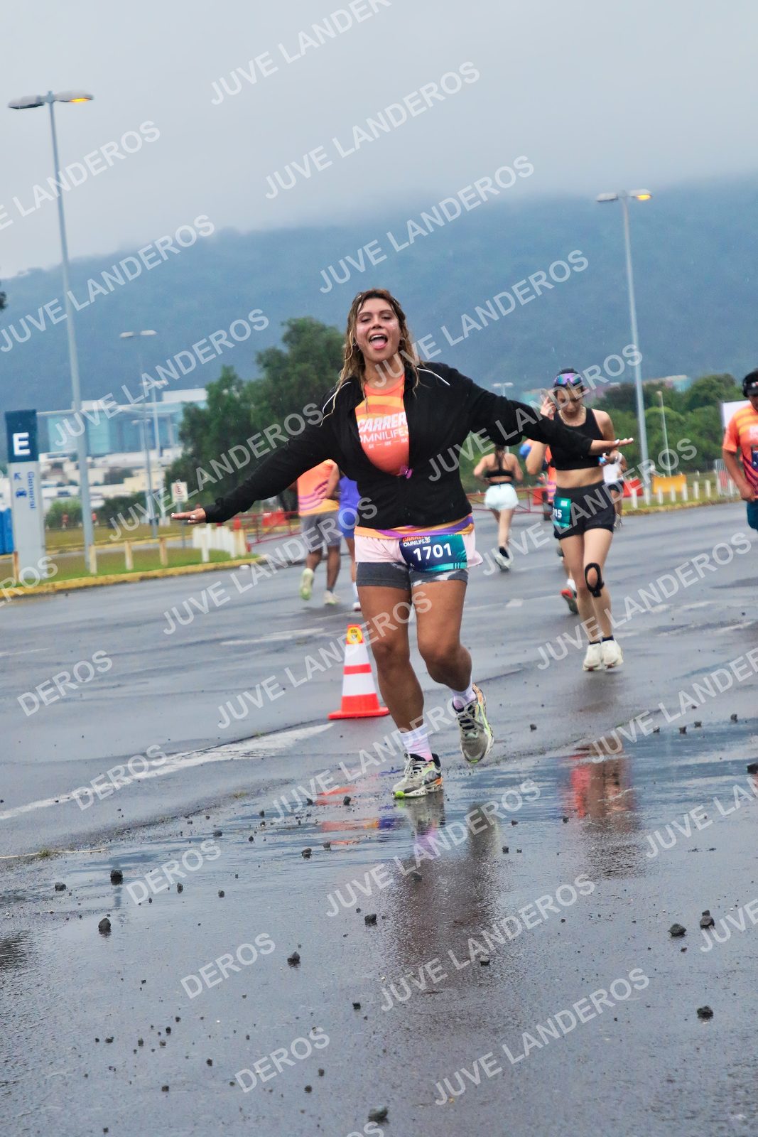 Foto de la CARRERA OMNILIFE GUADALAJARA en Estadio Akron, Zapopan a las 07:45 · dorsal 1701