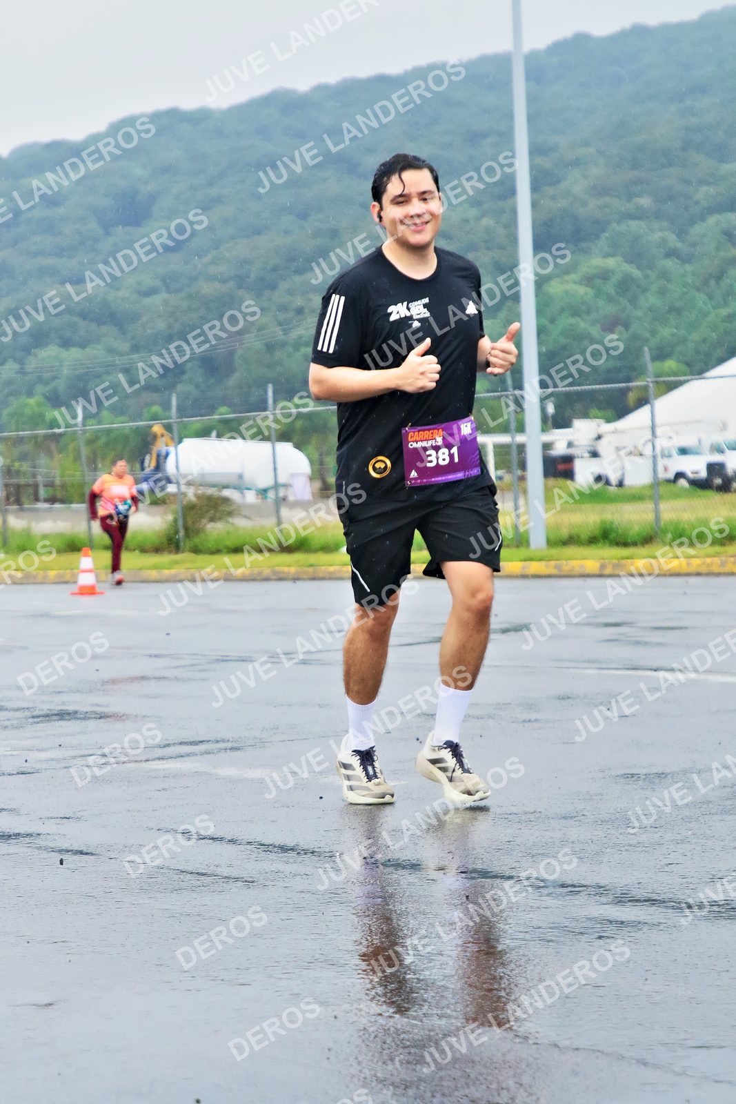 Foto de la CARRERA OMNILIFE GUADALAJARA en Estadio Akron, Zapopan a las 08:06 · dorsal 381