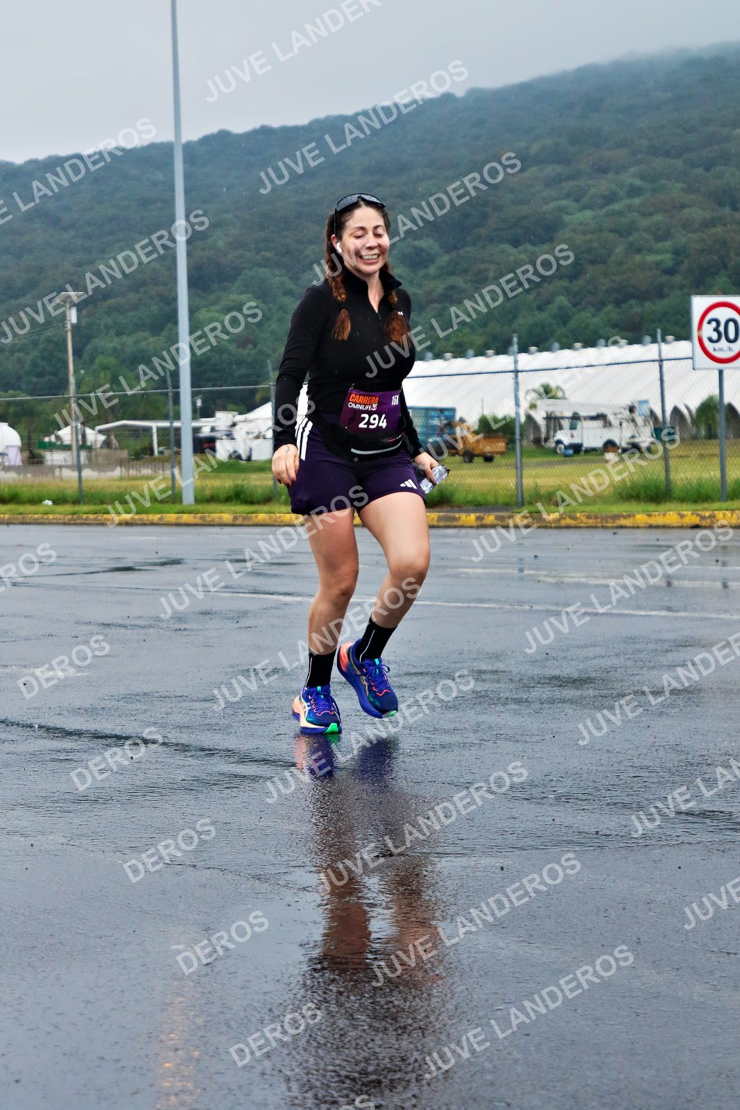 Foto de la CARRERA OMNILIFE GUADALAJARA en Estadio Akron, Zapopan a las 08:06 · dorsal 30, 294