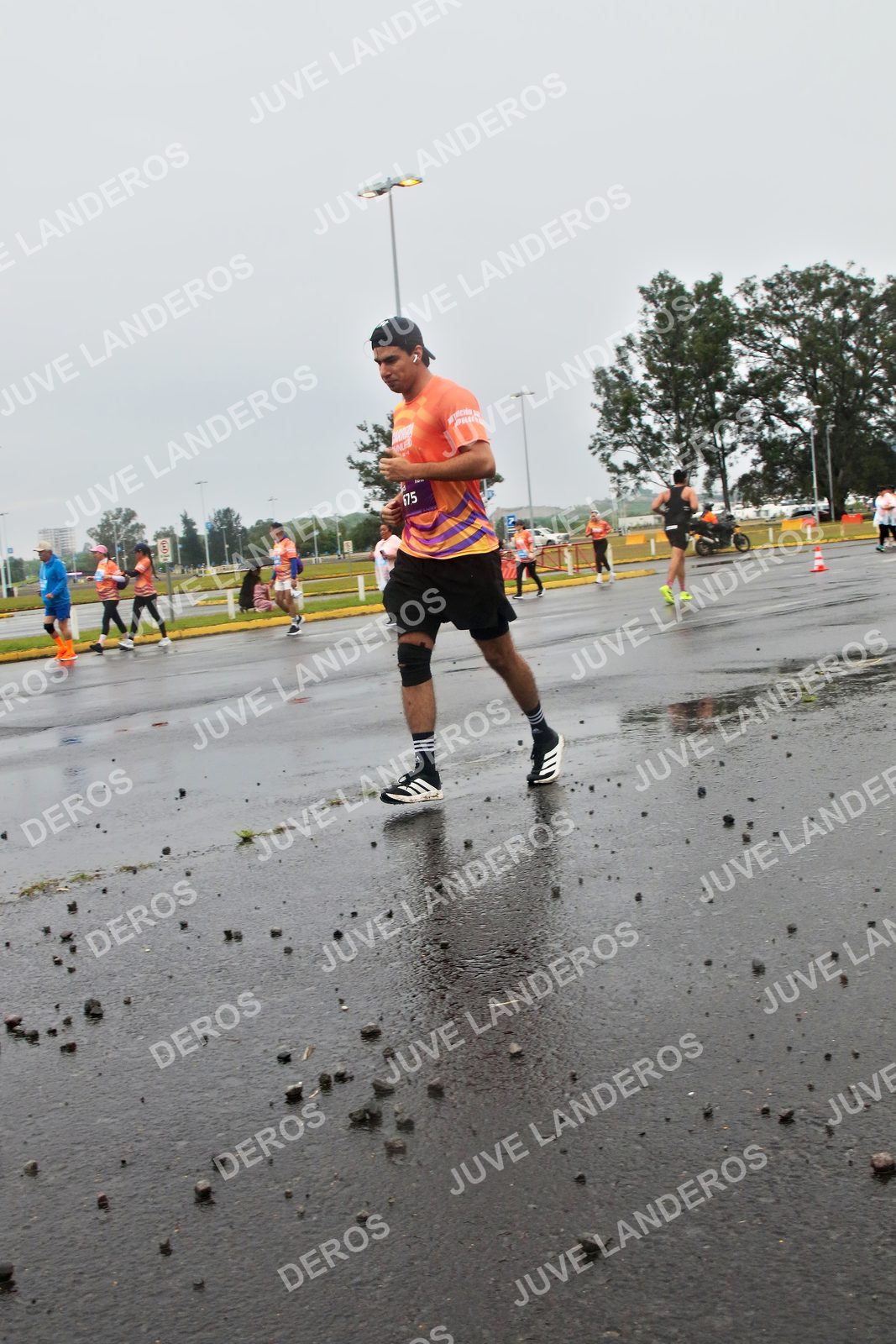 Foto de la CARRERA OMNILIFE GUADALAJARA en Estadio Akron, Zapopan a las 07:32 · dorsal 675