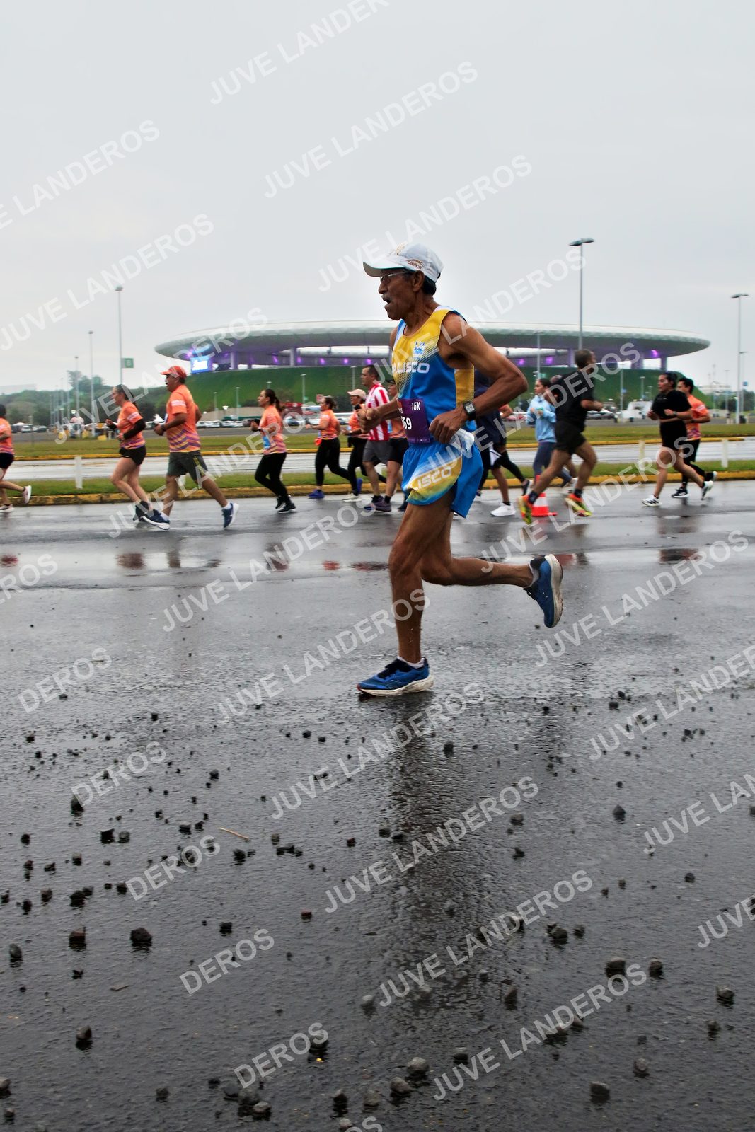 Foto de la CARRERA OMNILIFE GUADALAJARA en Estadio Akron, Zapopan a las 07:25 · dorsal 69