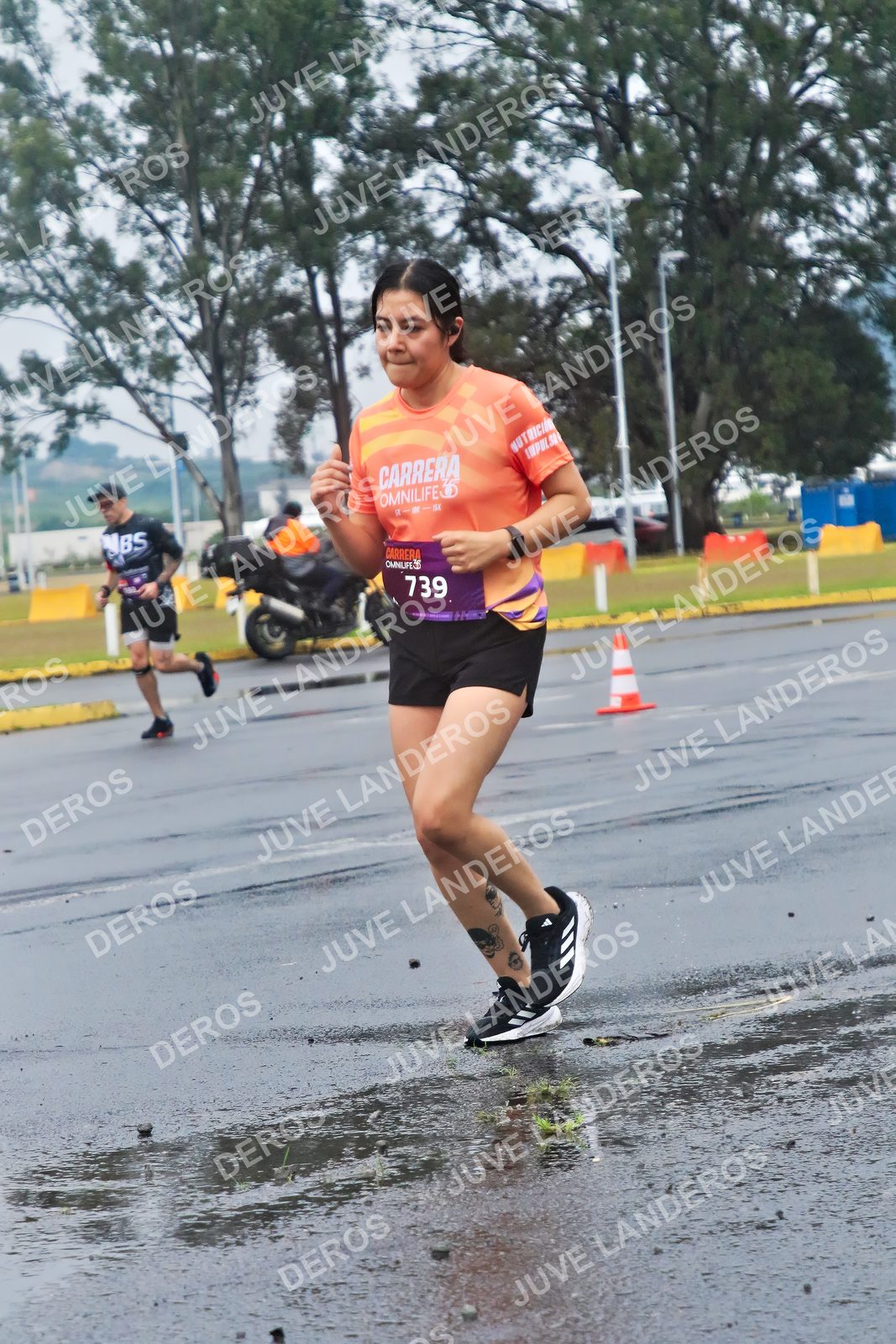 Foto de la CARRERA OMNILIFE GUADALAJARA en Estadio Akron, Zapopan a las 07:37 · dorsal 739