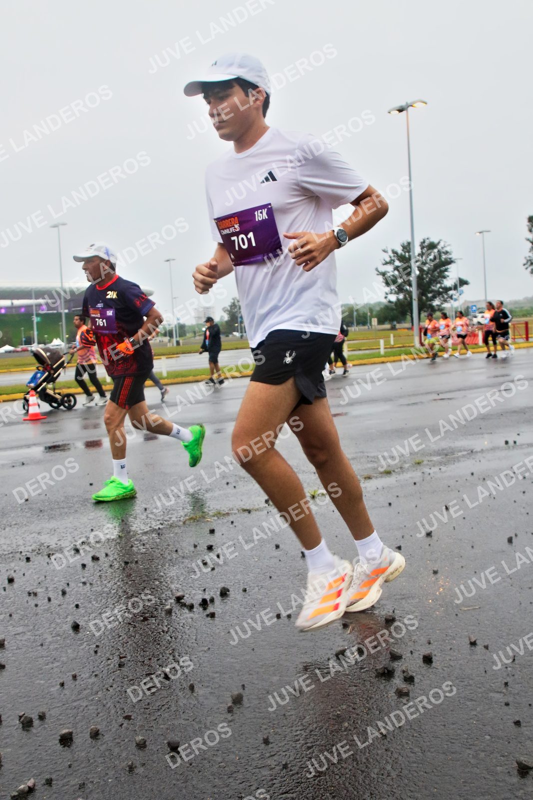 Foto de la CARRERA OMNILIFE GUADALAJARA en Estadio Akron, Zapopan a las 07:29 · dorsal 701, 761