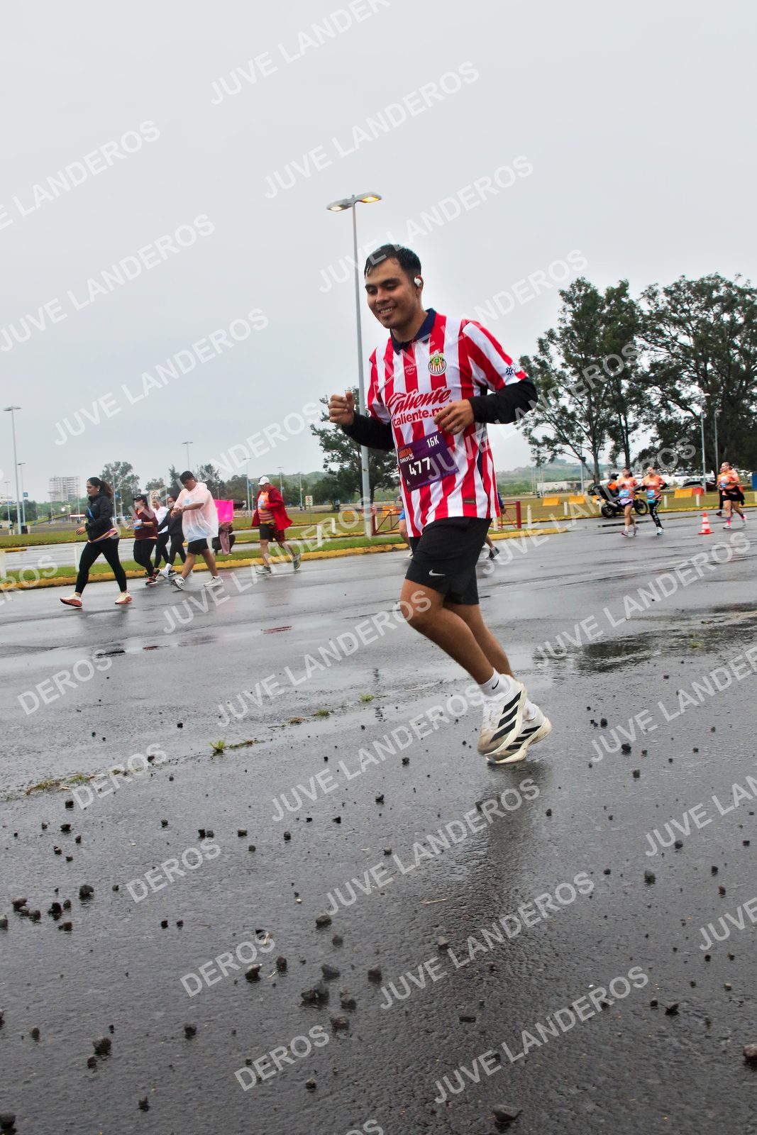 Foto de la CARRERA OMNILIFE GUADALAJARA en Estadio Akron, Zapopan a las 07:29 · dorsal 477