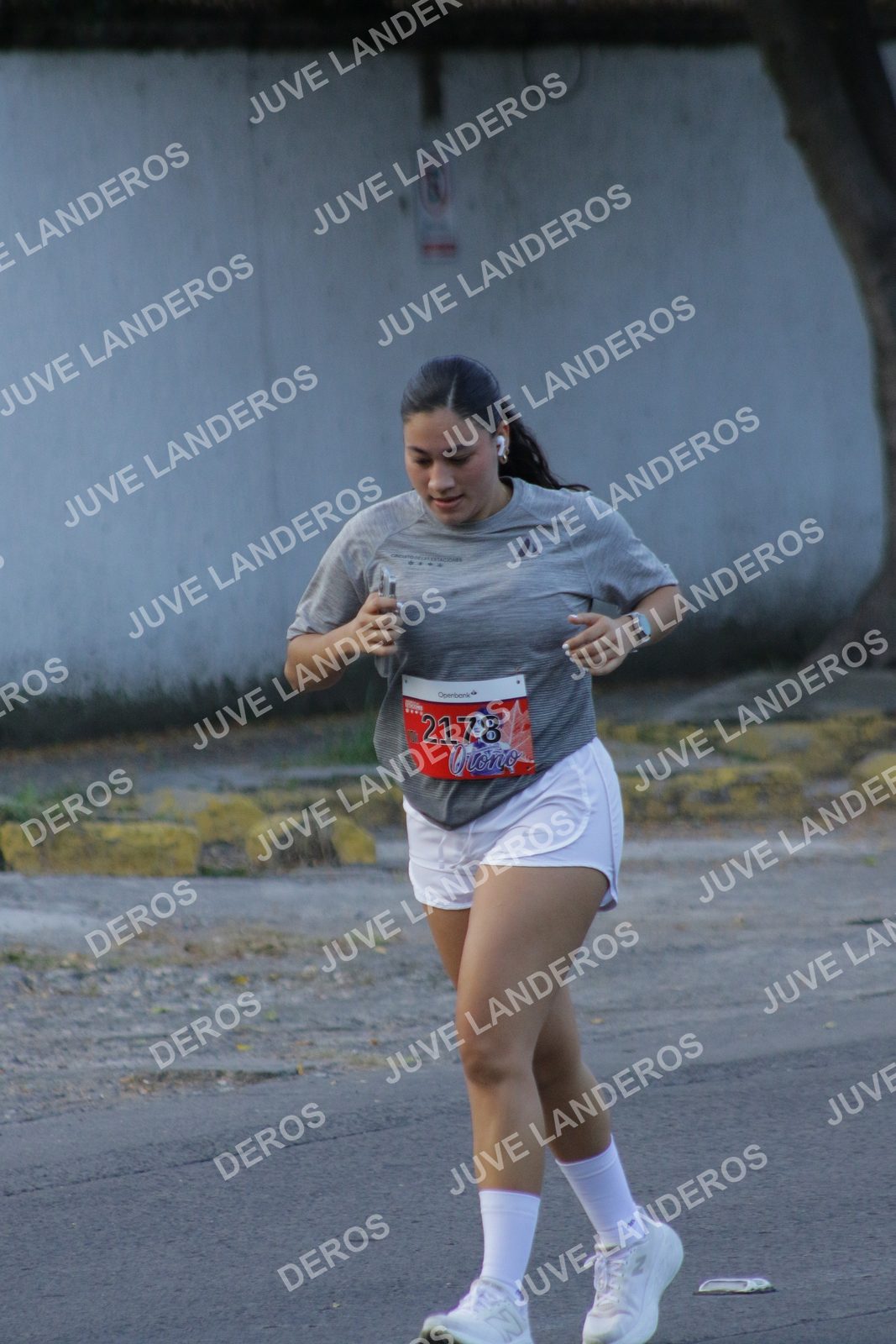 Foto del CIRCUITO DE LAS ESTACIONES OTOÑO GUADALAJARA en frente a Expo Guadalajara, Av. Mariano Otero 1499 a las 07:45 · dorsal 2178