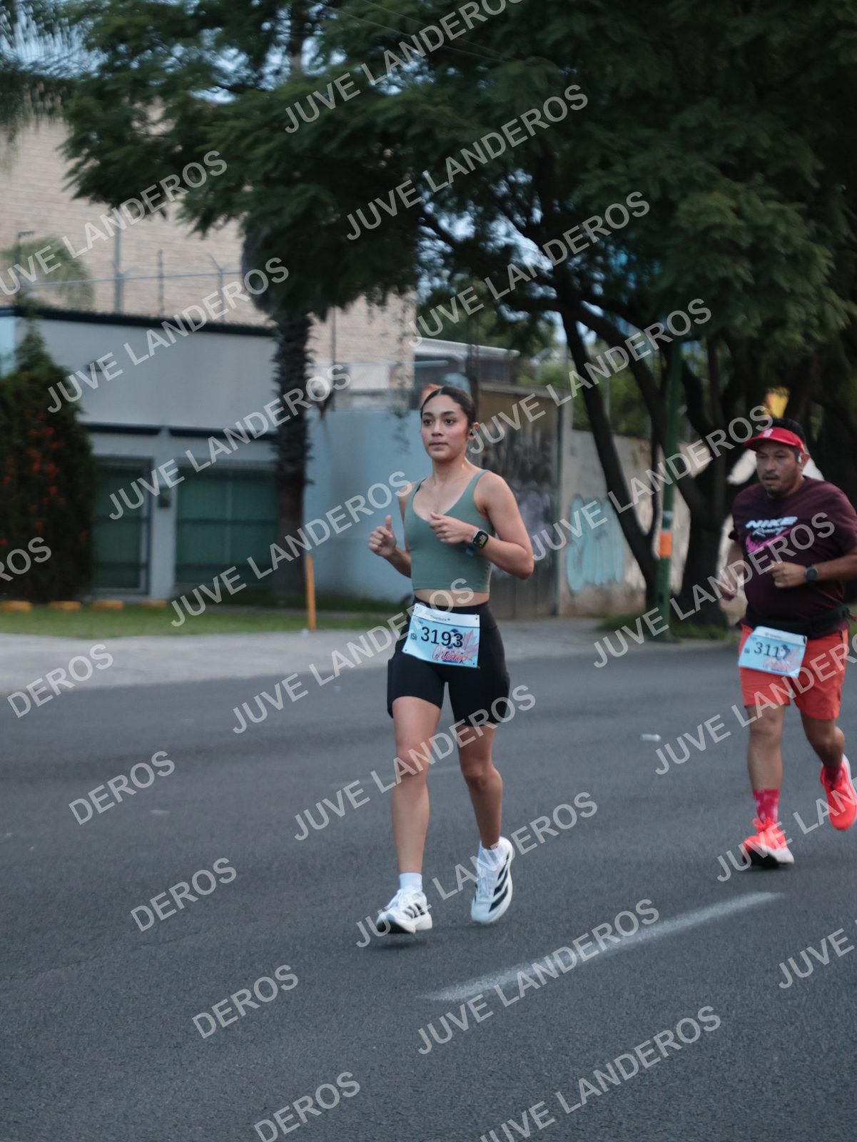 Foto del CIRCUITO DE LAS ESTACIONES OTOÑO GUADALAJARA en frente a Expo Guadalajara, Av. Mariano Otero 1499 a las 07:05 · dorsal 3193, 3117