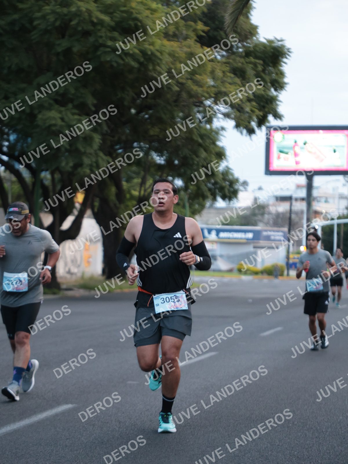 Foto del CIRCUITO DE LAS ESTACIONES OTOÑO GUADALAJARA en frente a Expo Guadalajara, Av. Mariano Otero 1499 a las 07:07 · dorsal 3055