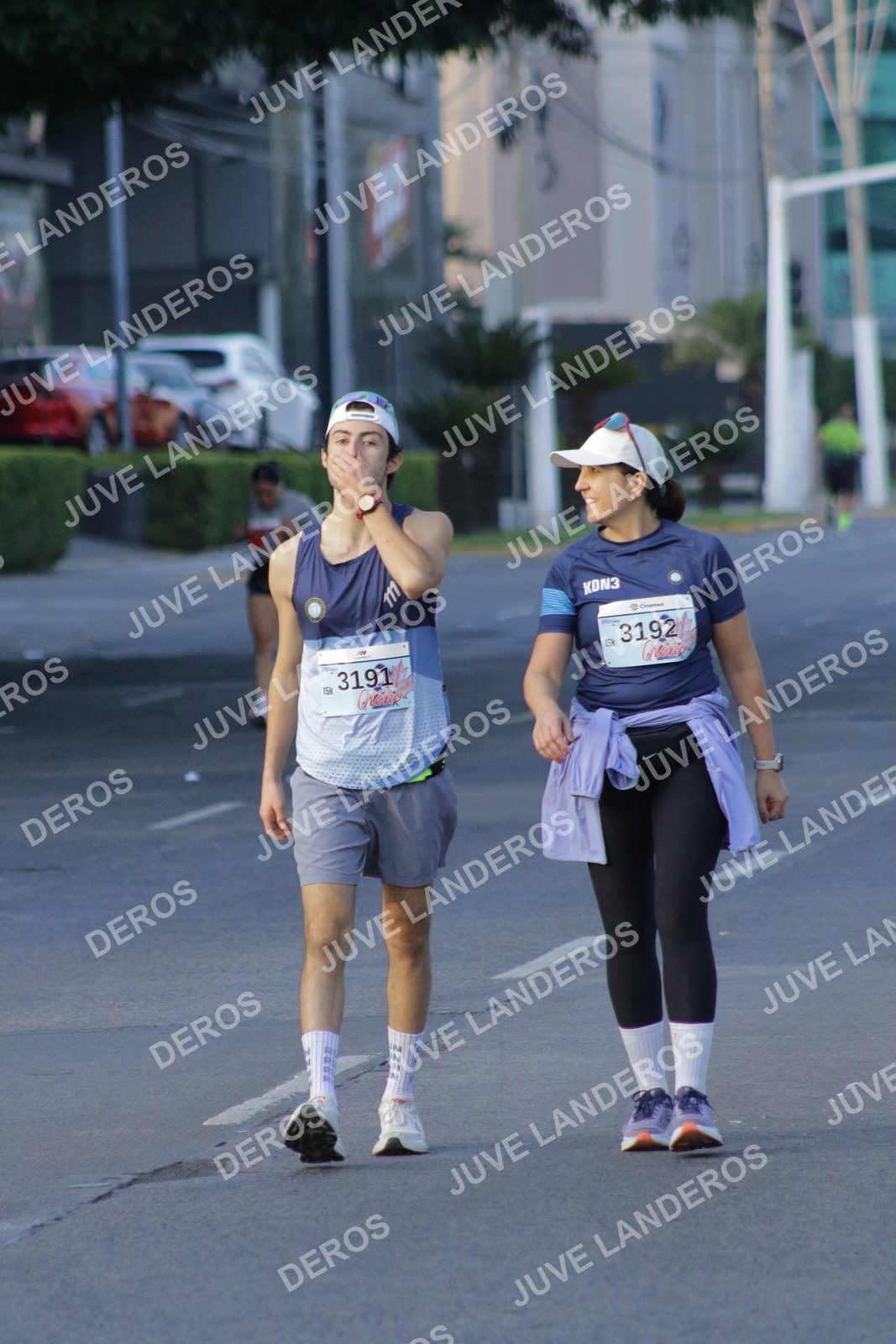 Foto del CIRCUITO DE LAS ESTACIONES OTOÑO GUADALAJARA en frente a Expo Guadalajara, Av. Mariano Otero 1499 a las 07:48 · dorsal 3191, 3192