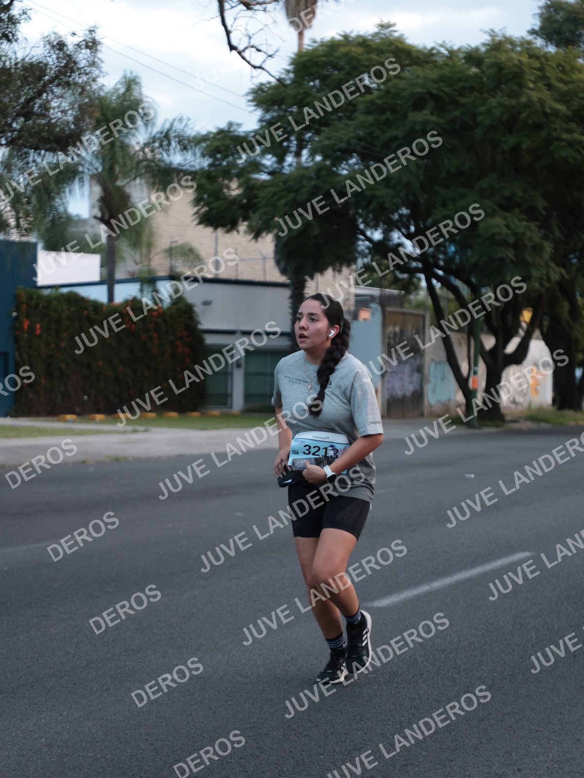 Foto del CIRCUITO DE LAS ESTACIONES OTOÑO GUADALAJARA en frente a Expo Guadalajara, Av. Mariano Otero 1499 a las 07:06 · dorsal 3213